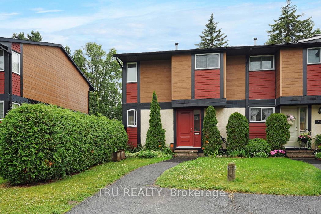 Photo 3 of 98 McClintock Way, Ottawa, Kanata - Katimavik — HOMEH