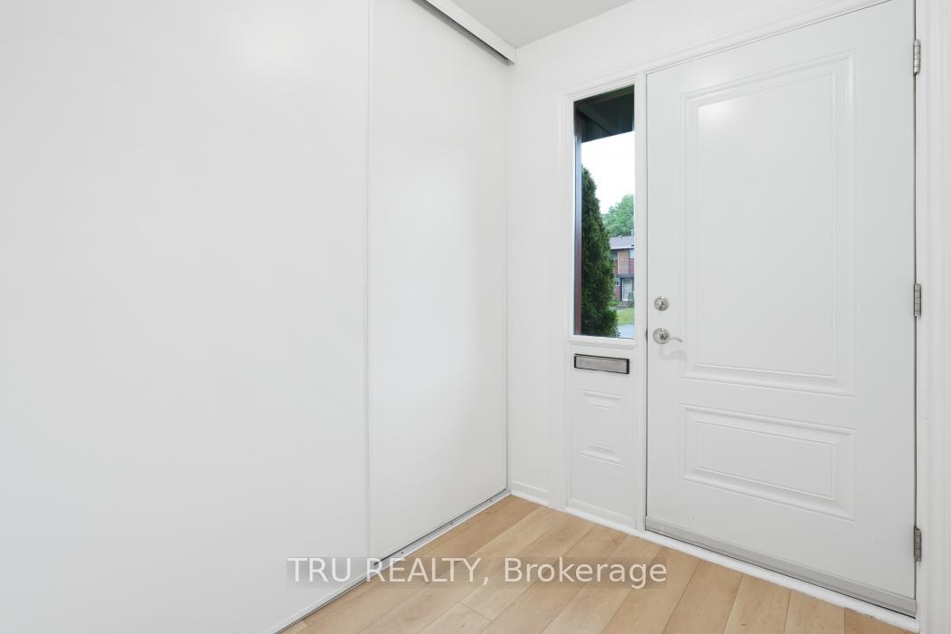Photo 7 of 98 McClintock Way, Ottawa, Kanata - Katimavik — HOMEH