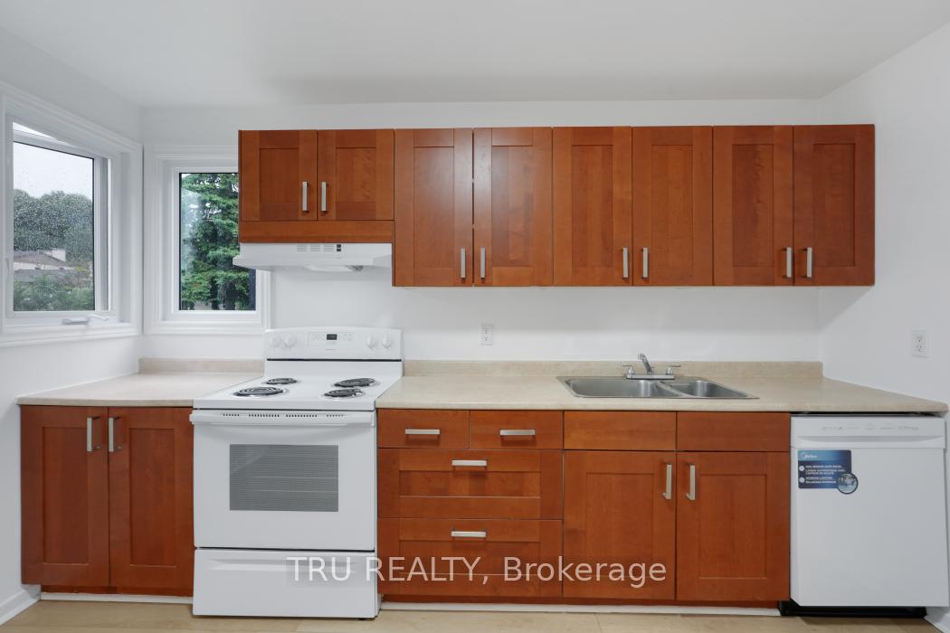 Photo 9 of 98 McClintock Way, Ottawa, Kanata - Katimavik — HOMEH