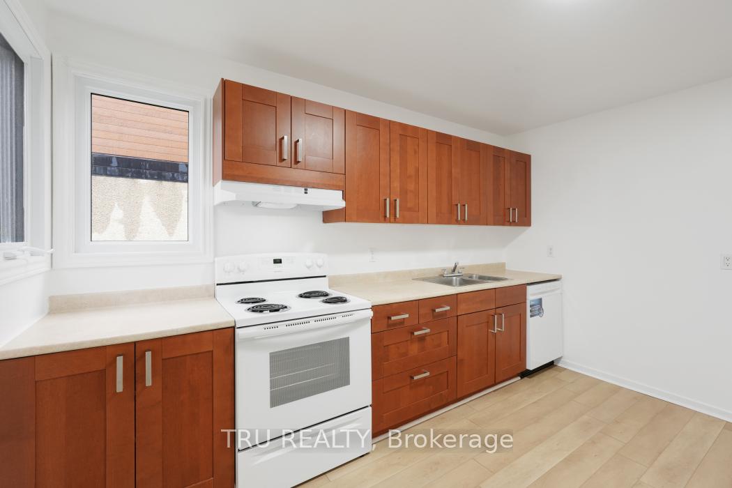 Photo 13 of 98 McClintock Way, Ottawa, Kanata - Katimavik — HOMEH