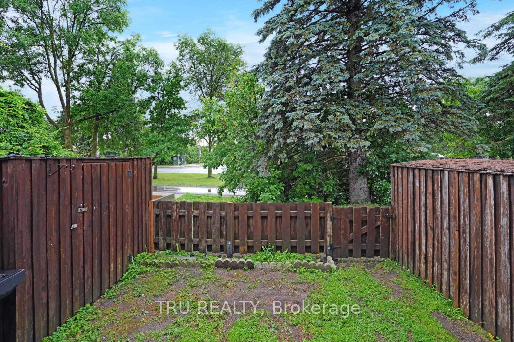 Photo 35 of 98 McClintock Way, Ottawa, Kanata - Katimavik — HOMEH