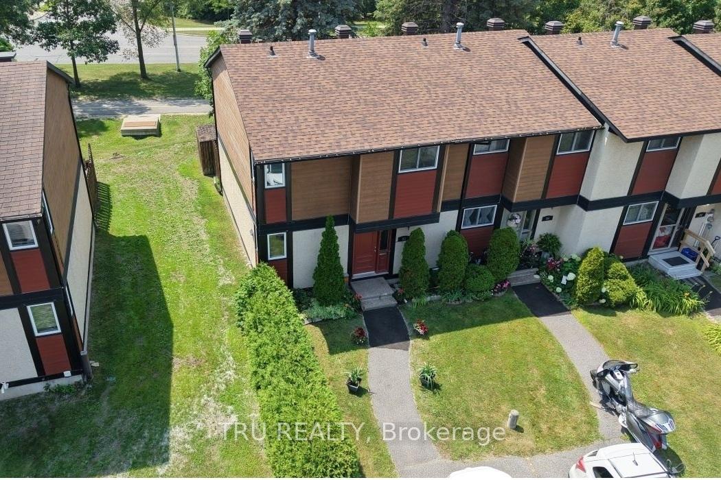Photo 37 of 98 McClintock Way, Ottawa, Kanata - Katimavik — HOMEH