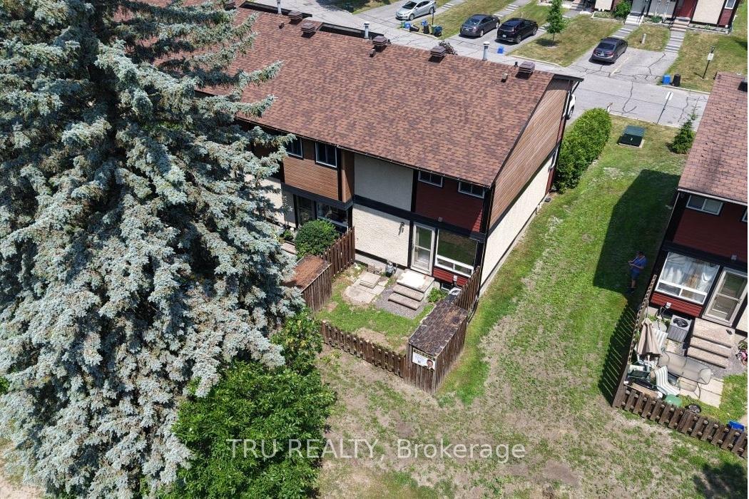 Photo 38 of 98 McClintock Way, Ottawa, Kanata - Katimavik — HOMEH