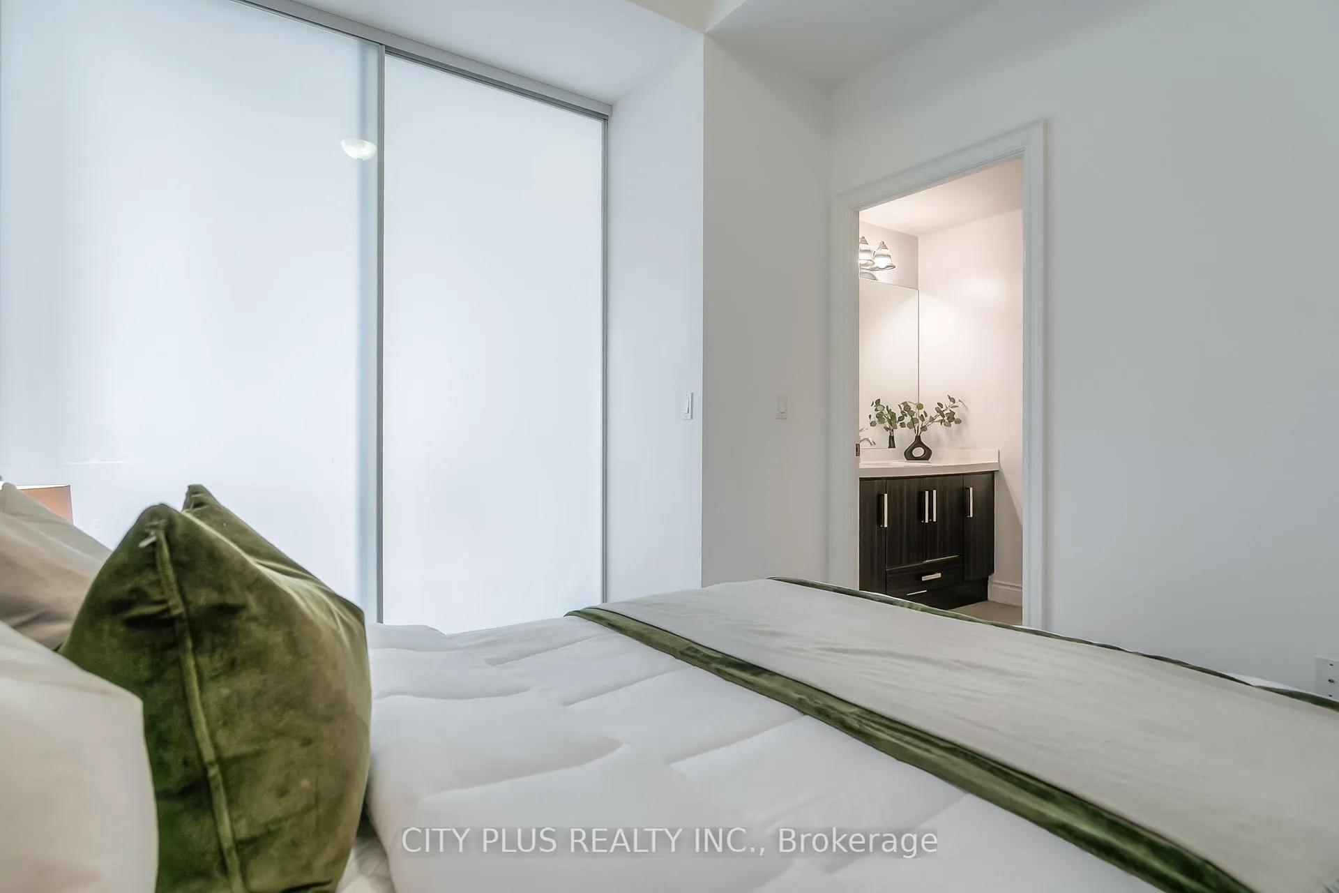 Photo 16 of Unit 901D, 33 Clegg Road, Markham, Unionville — HOMEH