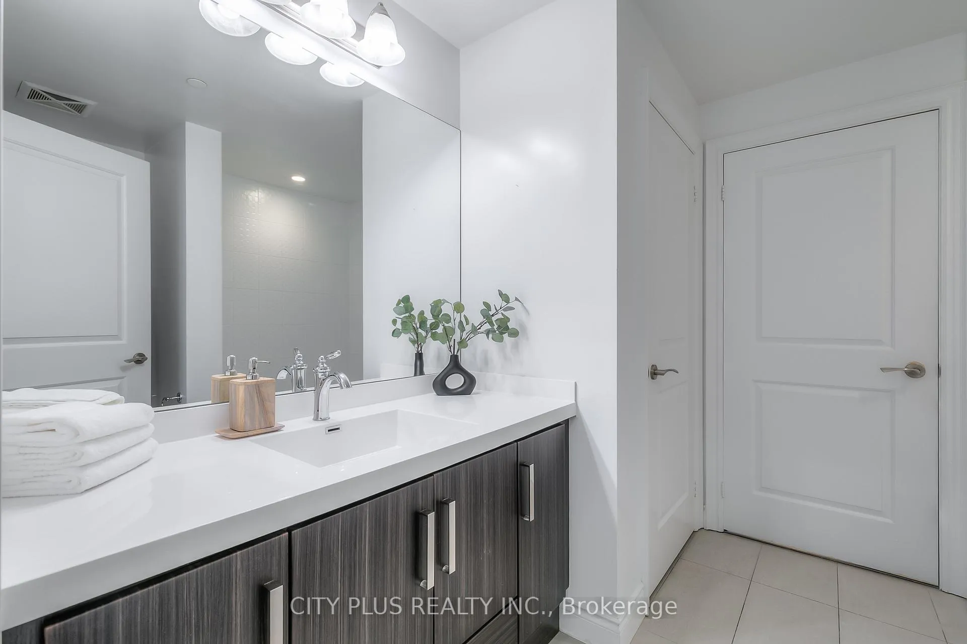 Photo 17 of Unit 901D, 33 Clegg Road, Markham, Unionville — HOMEH