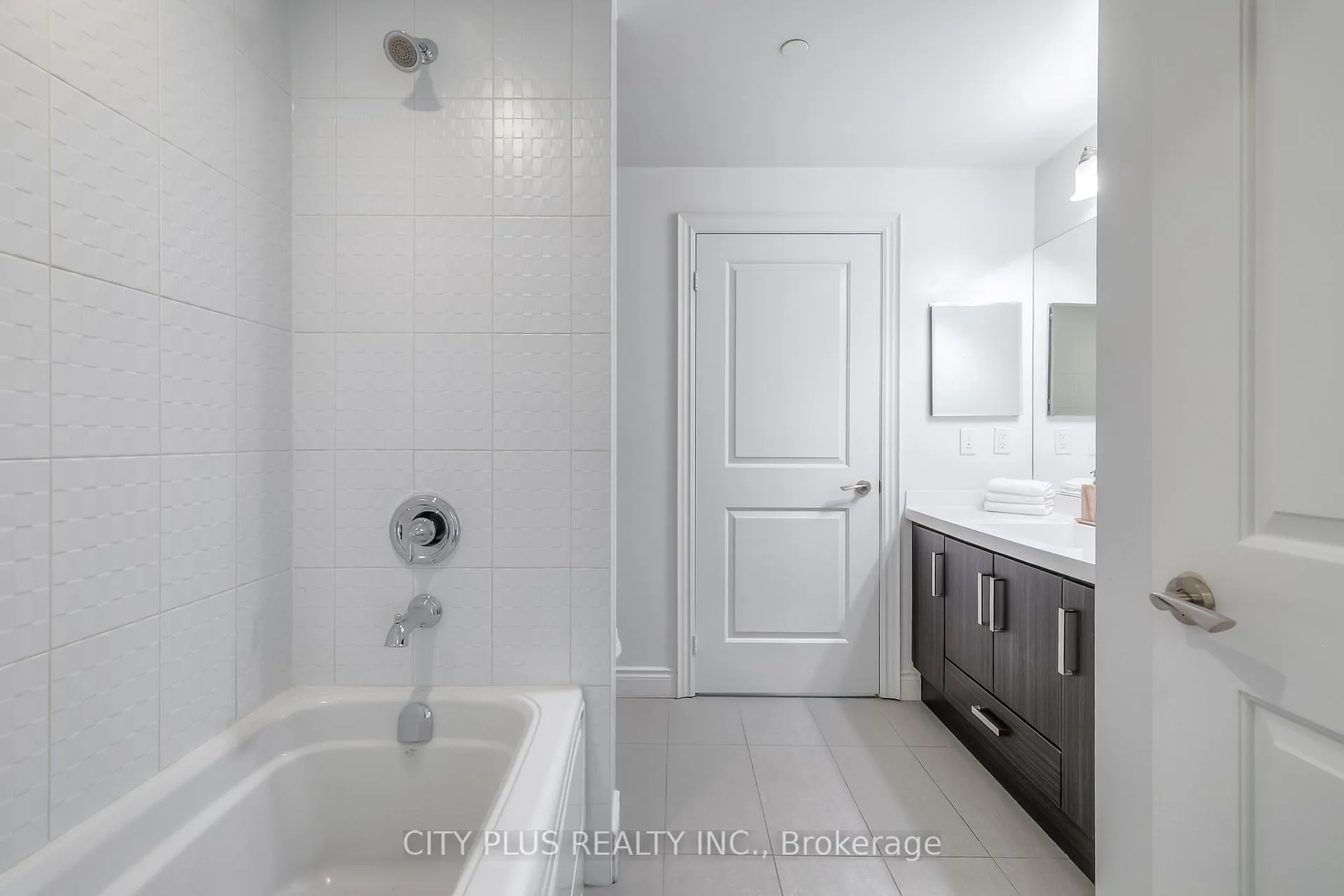 Photo 18 of Unit 901D, 33 Clegg Road, Markham, Unionville — HOMEH
