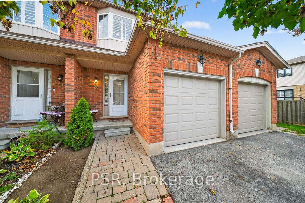 Photo 3 of Unit 28, 171 Highbury Drive, Hamilton, Stoney Creek Mountain — HOMEH
