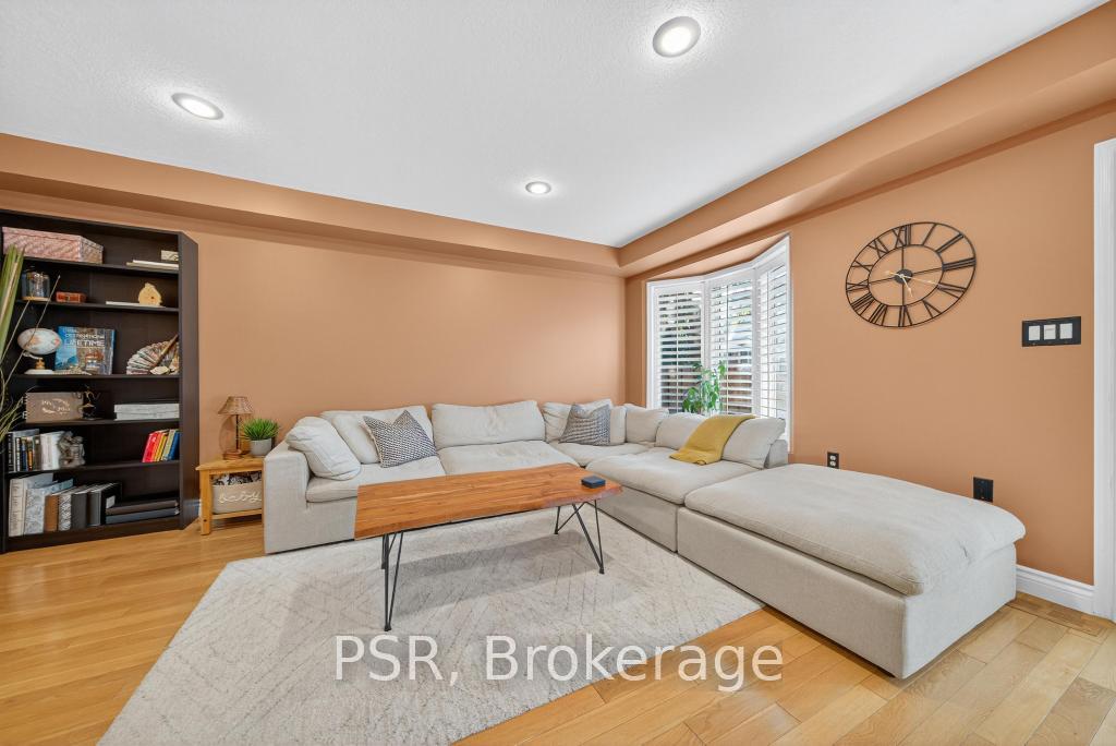 Photo 14 of Unit 28, 171 Highbury Drive, Hamilton, Stoney Creek Mountain — HOMEH