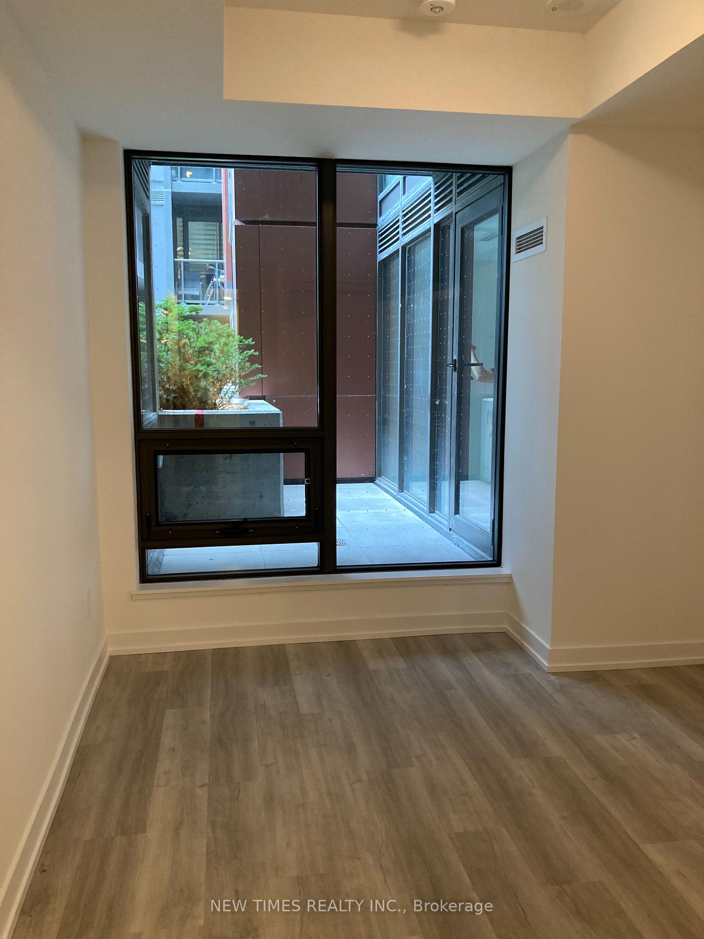 Photo 5 of Unit 815, 425 Front St E Avenue, Toronto, Moss Park — HOMEH