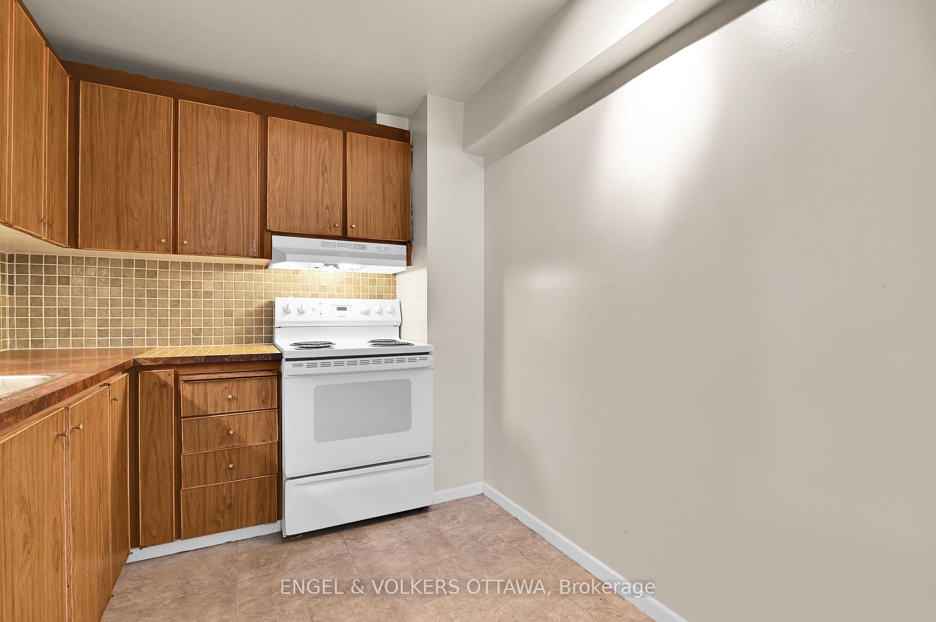 Photo 11 of Unit 709, 1171 Ambleside Drive, Ottawa, Woodroffe — HOMEH