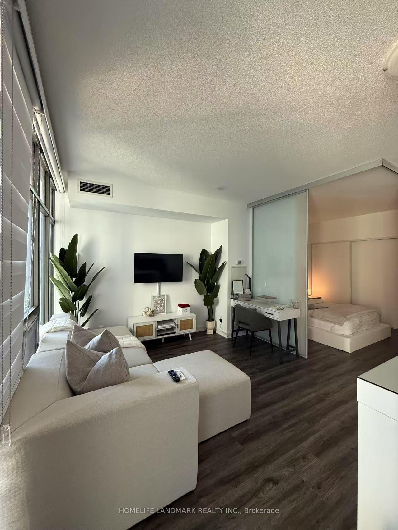 Photo 4 of Unit 1412, 33 Charles Street E, Toronto, Church-Yonge Corridor — HOMEH