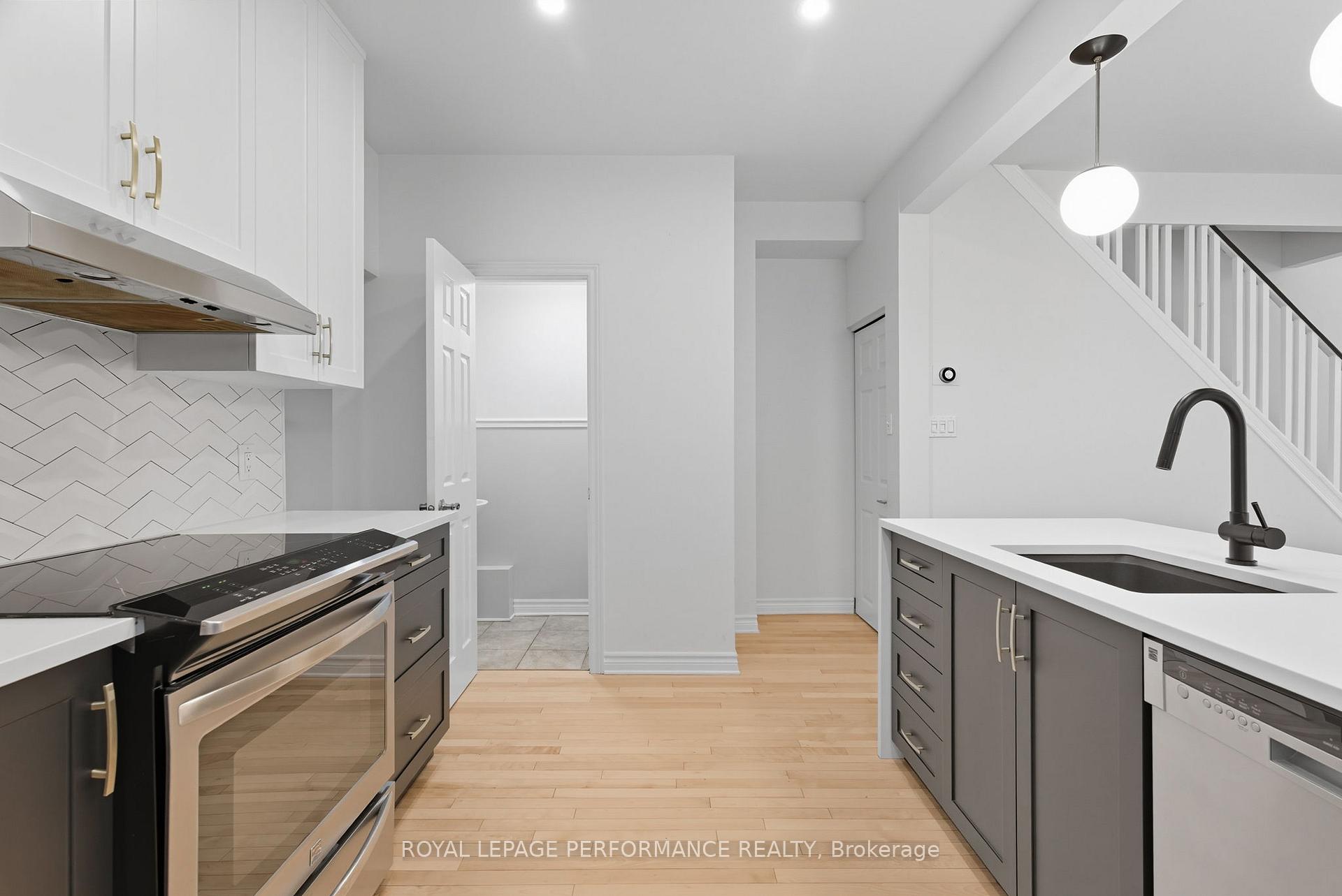 Photo 16 of 512 Cambridge Street S, Ottawa, West Centre Town — HOMEH