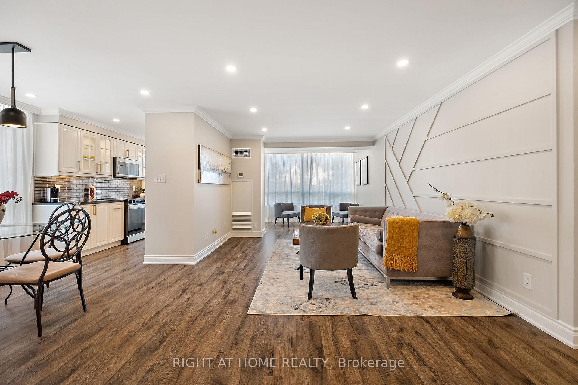 Front of Unit 307, 120 Promenade Circle