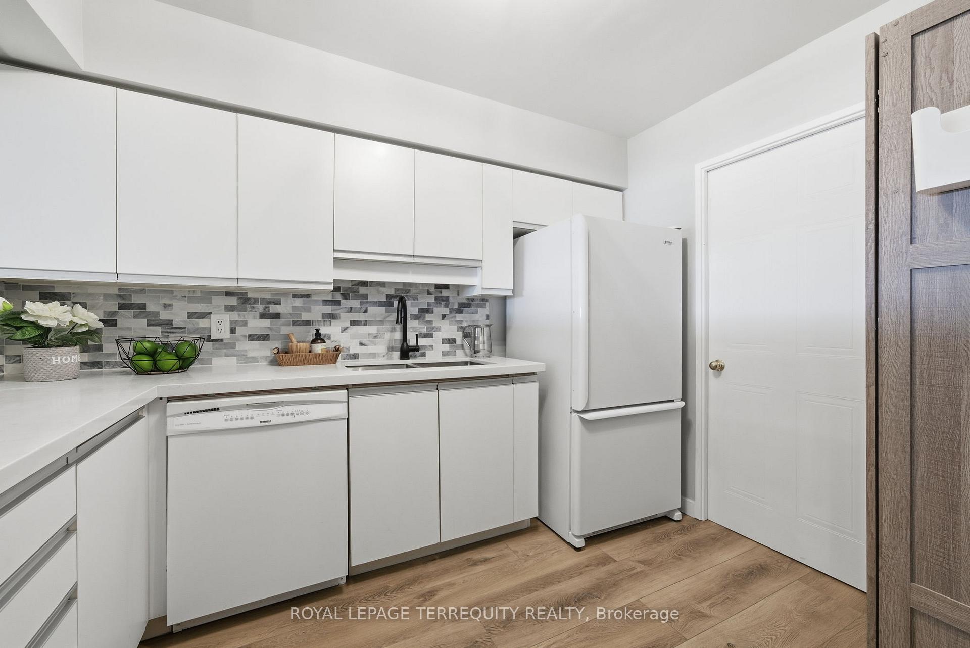 Photo 7 of Unit 1123, 1880 Valley Farm Road, Pickering, Town Centre — HOMEH