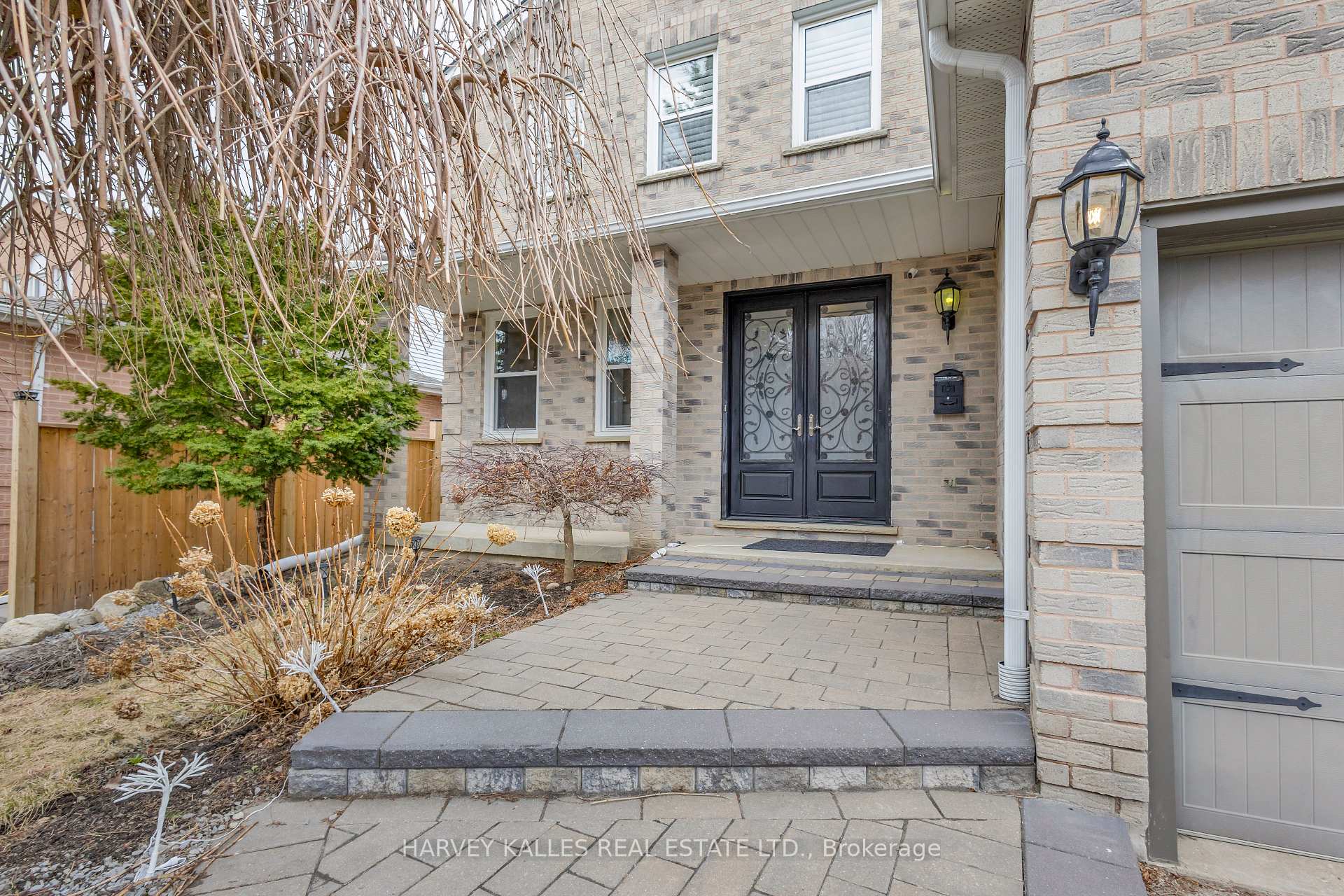 Photo 2 of 222 Kemano Road, Aurora, Aurora Heights — HOMEH