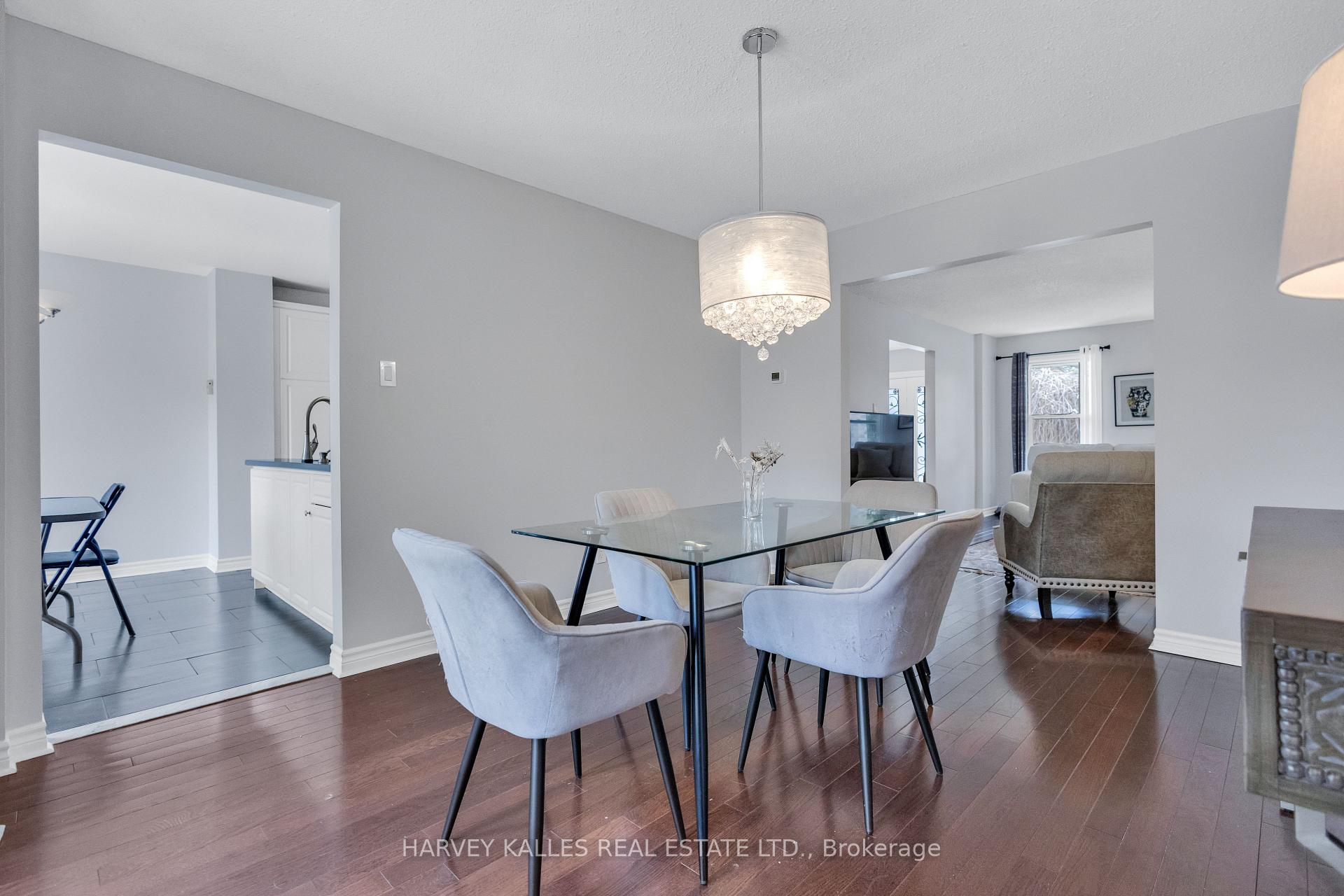 Photo 9 of 222 Kemano Road, Aurora, Aurora Heights — HOMEH