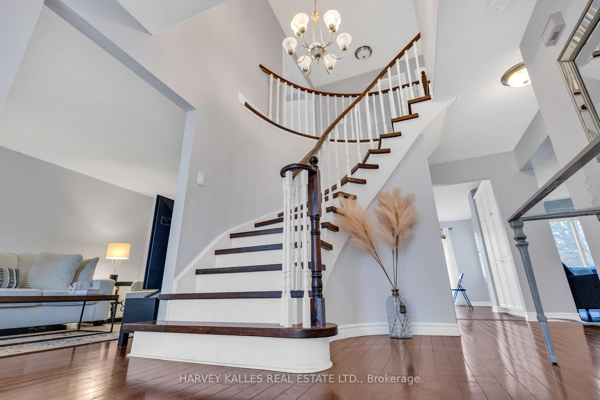Photo 20 of 222 Kemano Road, Aurora, Aurora Heights — HOMEH