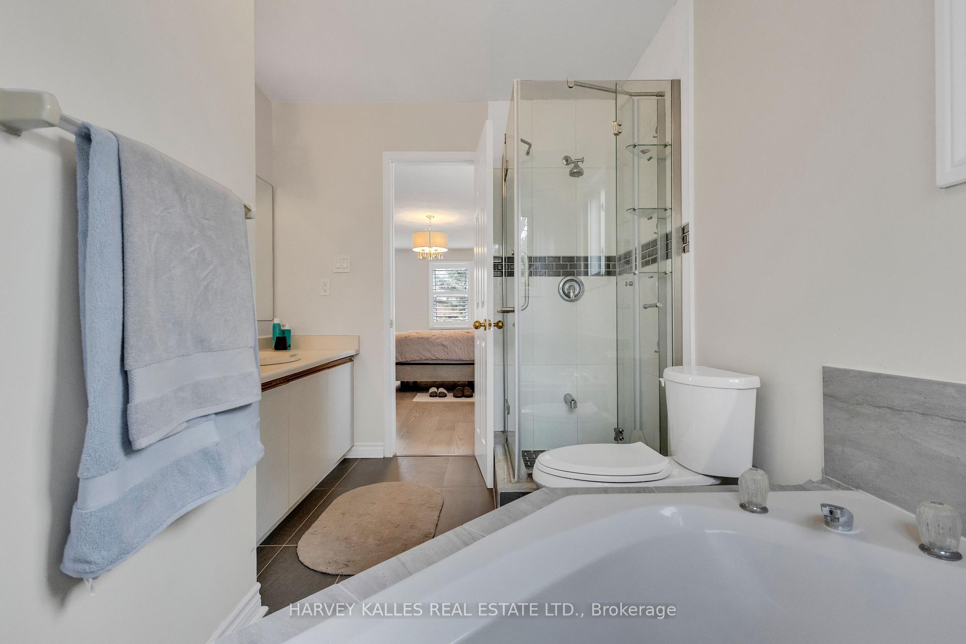 Photo 32 of 222 Kemano Road, Aurora, Aurora Heights — HOMEH
