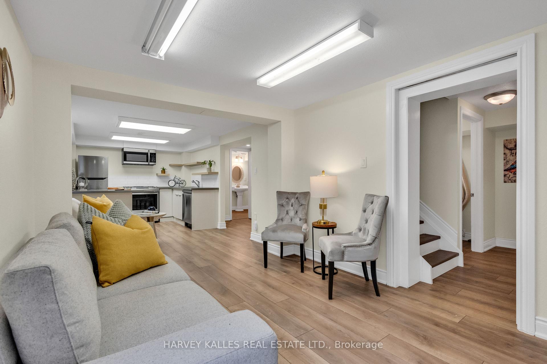 Photo 35 of 222 Kemano Road, Aurora, Aurora Heights — HOMEH