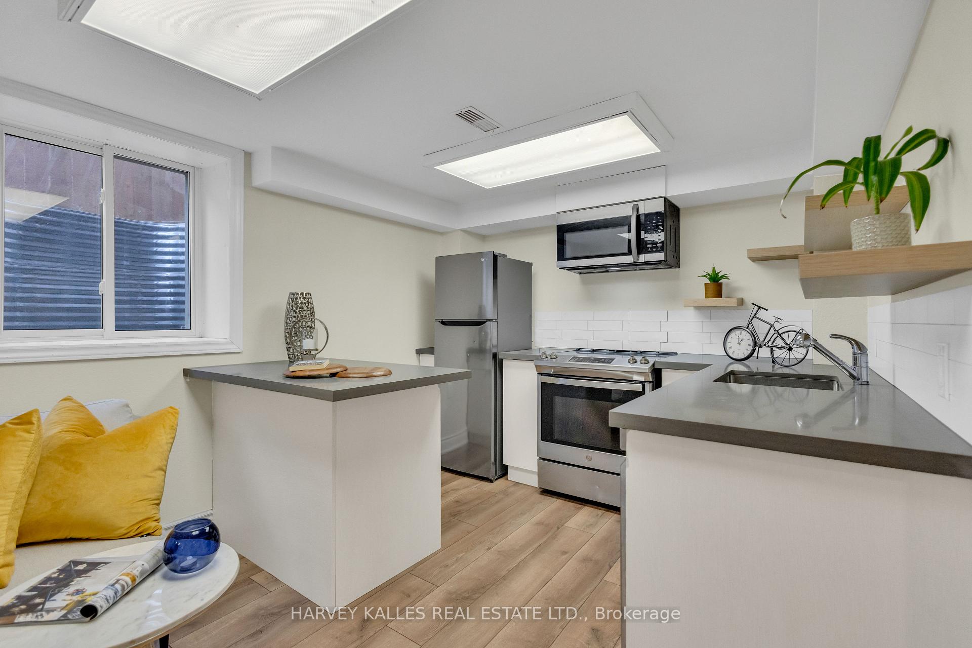 Photo 34 of 222 Kemano Road, Aurora, Aurora Heights — HOMEH