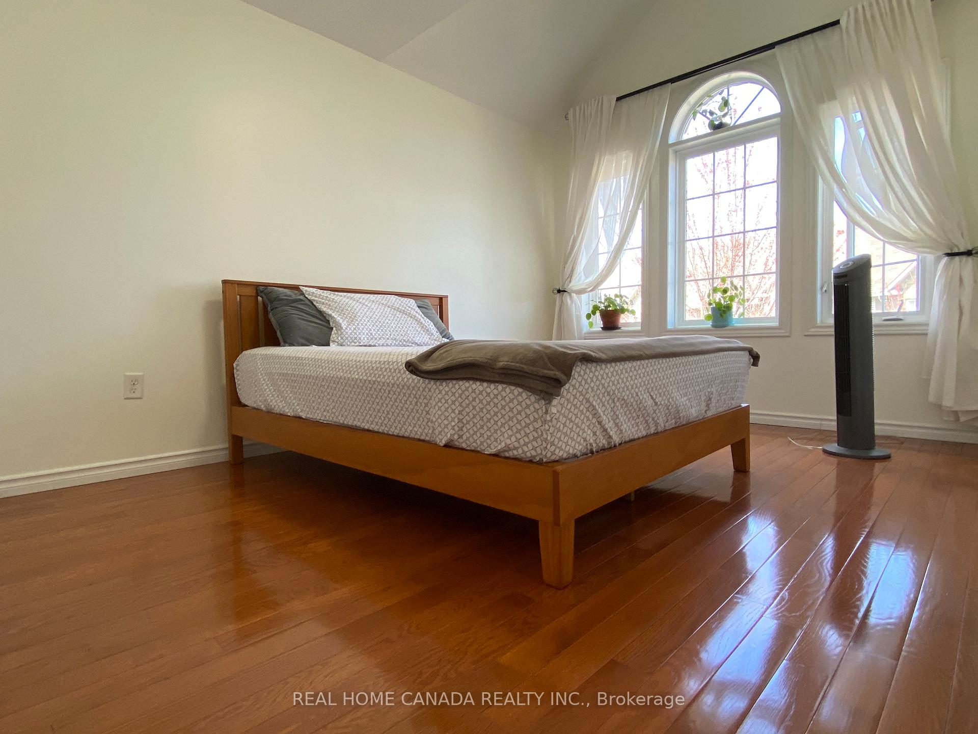 Photo 16 of Unit 2, 370 Stonehenge Drive, Hamilton, Ancaster — HOMEH