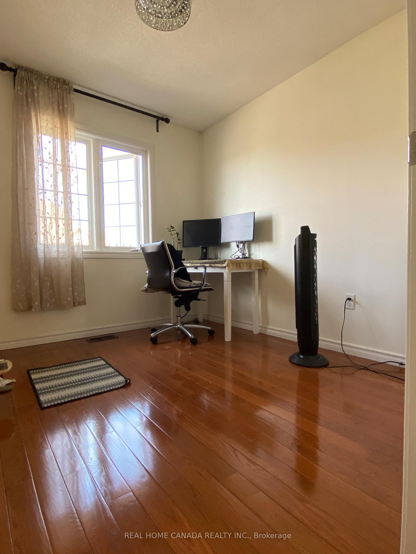 Photo 17 of Unit 2, 370 Stonehenge Drive, Hamilton, Ancaster — HOMEH