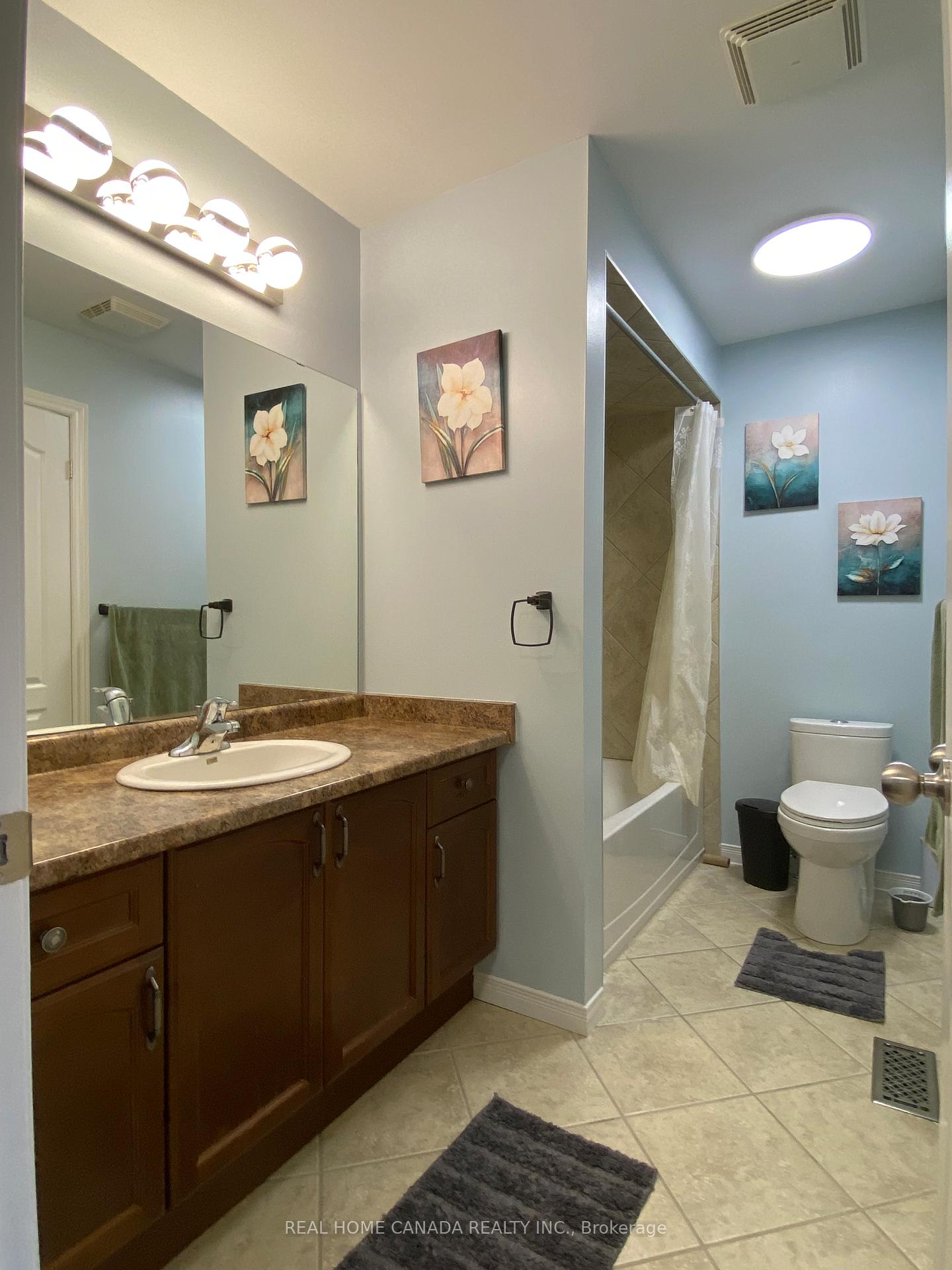 Photo 19 of Unit 2, 370 Stonehenge Drive, Hamilton, Ancaster — HOMEH