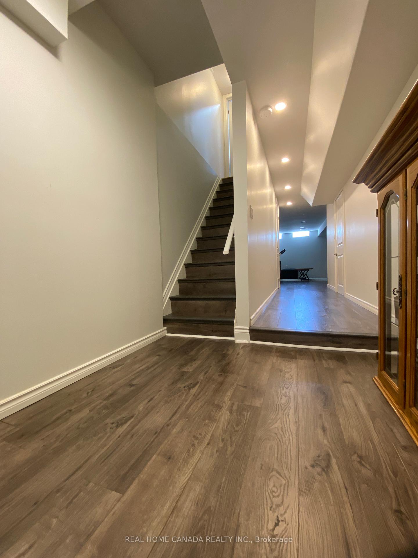 Photo 20 of Unit 2, 370 Stonehenge Drive, Hamilton, Ancaster — HOMEH