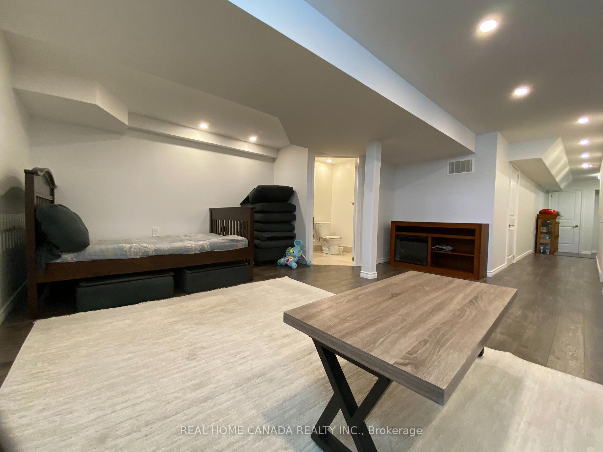 Photo 22 of Unit 2, 370 Stonehenge Drive, Hamilton, Ancaster — HOMEH