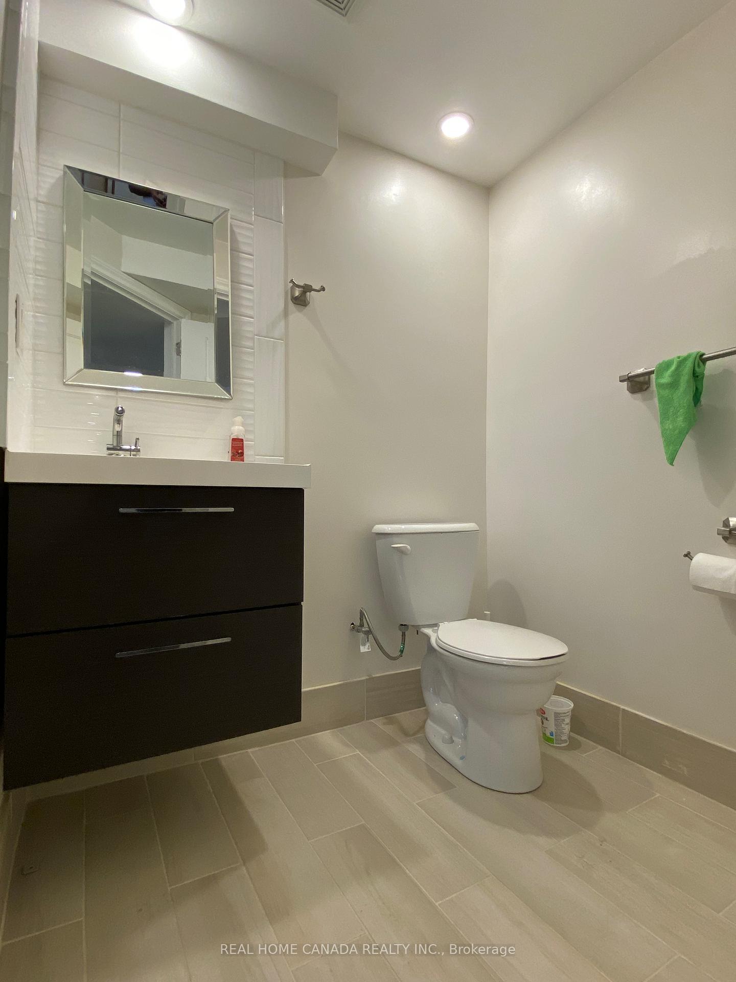 Photo 23 of Unit 2, 370 Stonehenge Drive, Hamilton, Ancaster — HOMEH