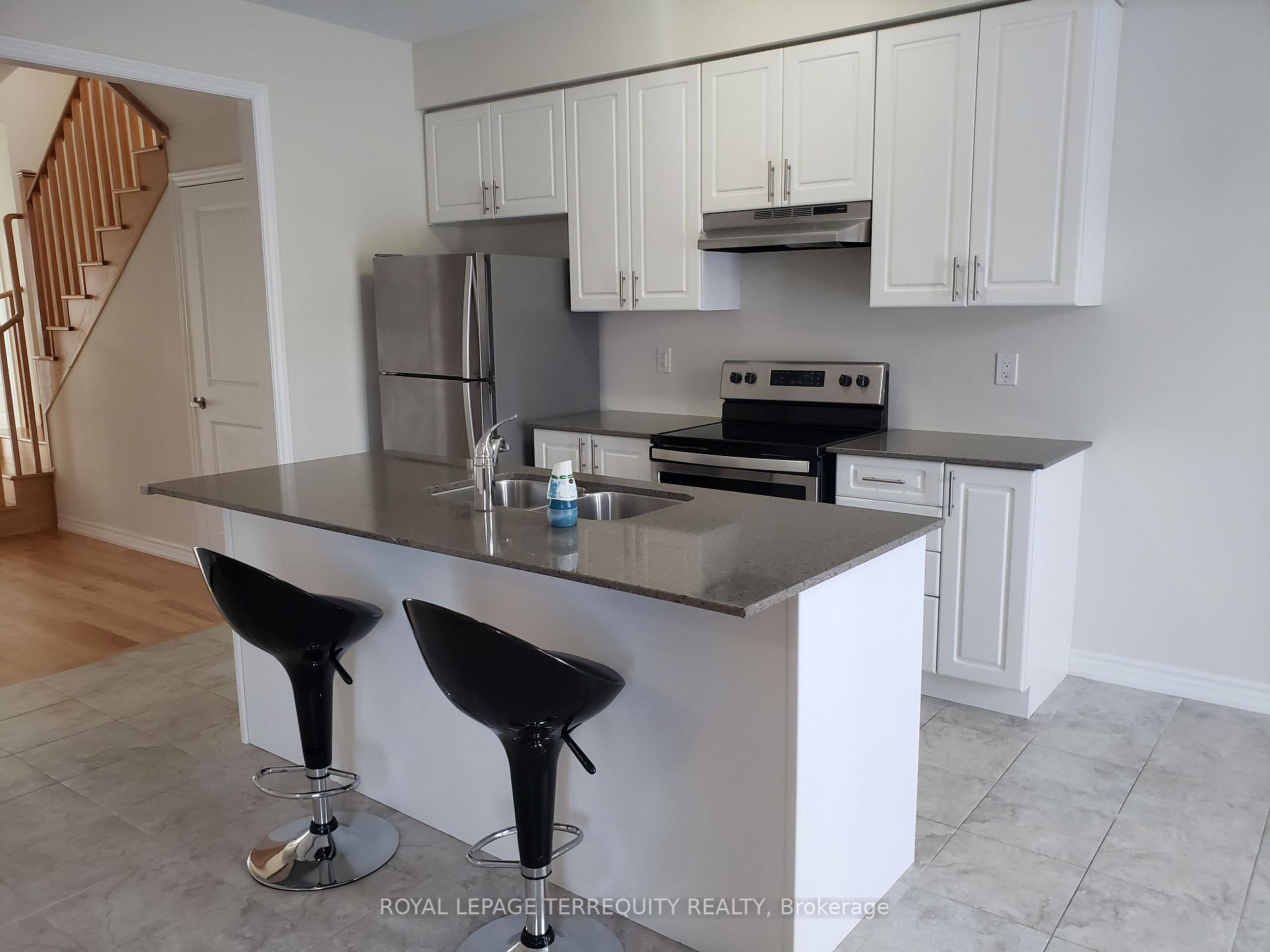 Photo 3 of 64 Northhill Avenue, Cavan Monaghan, Cavan Twp — HOMEH