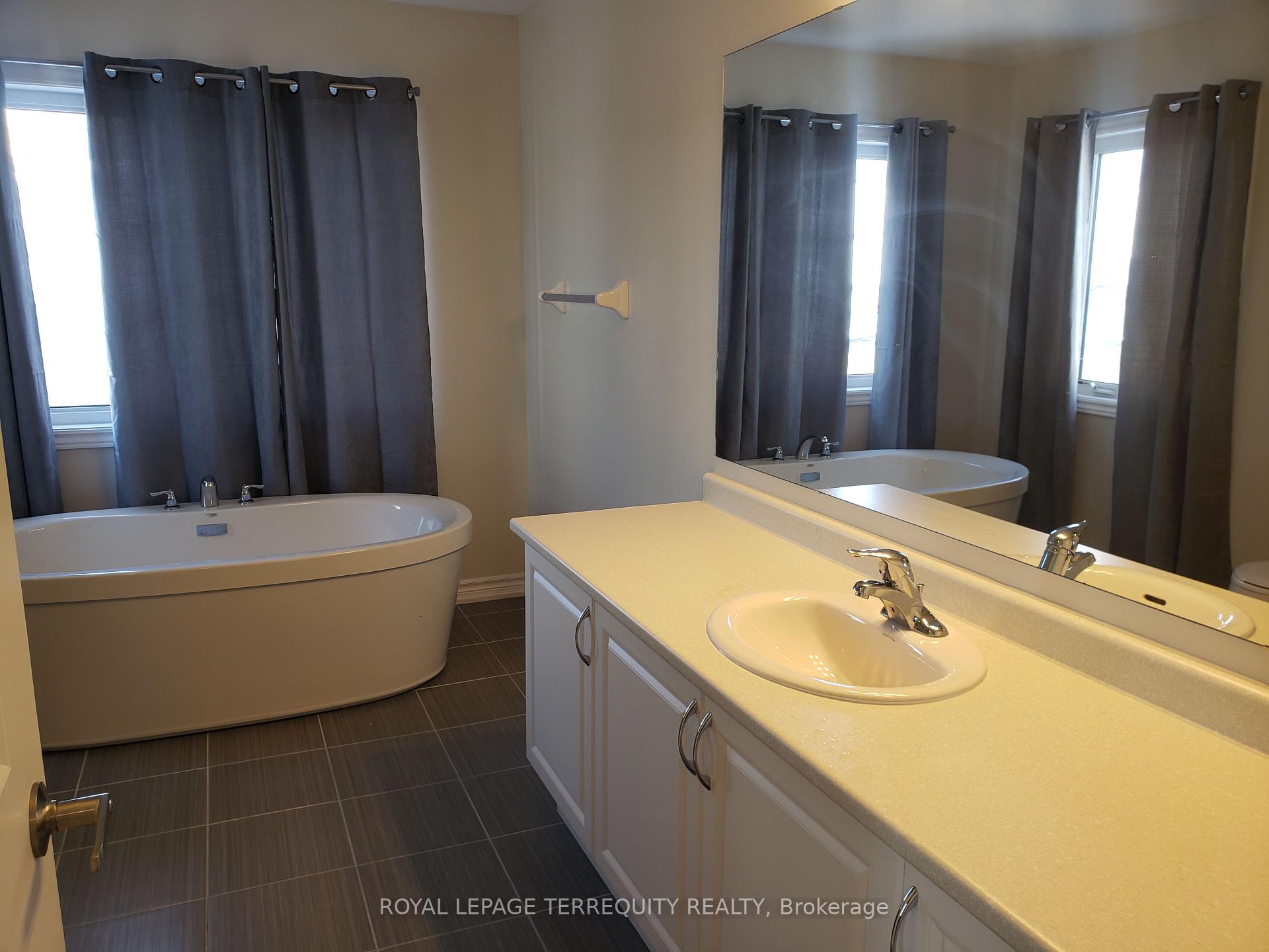 Photo 9 of 64 Northhill Avenue, Cavan Monaghan, Cavan Twp — HOMEH
