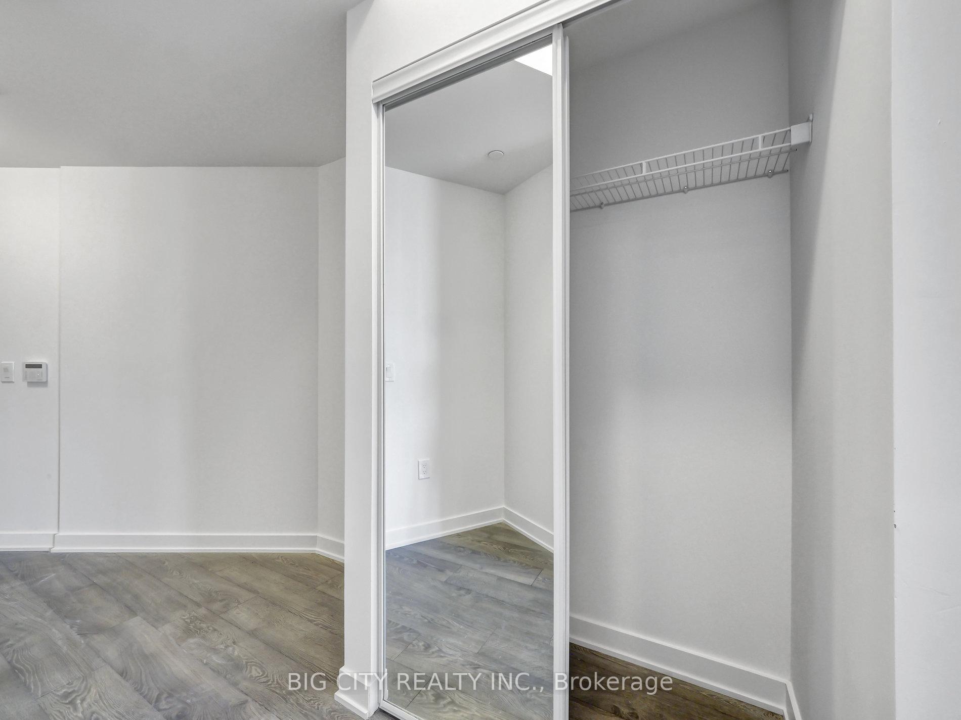 Photo 6 of Unit 211, 120 Eagle Rock Way, Vaughan, Rural Vaughan — HOMEH