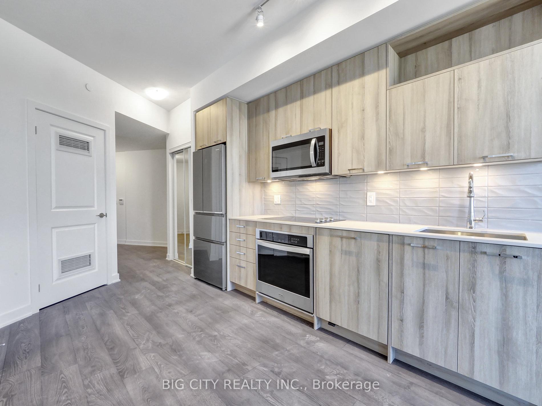 Photo 8 of Unit 211, 120 Eagle Rock Way, Vaughan, Rural Vaughan — HOMEH