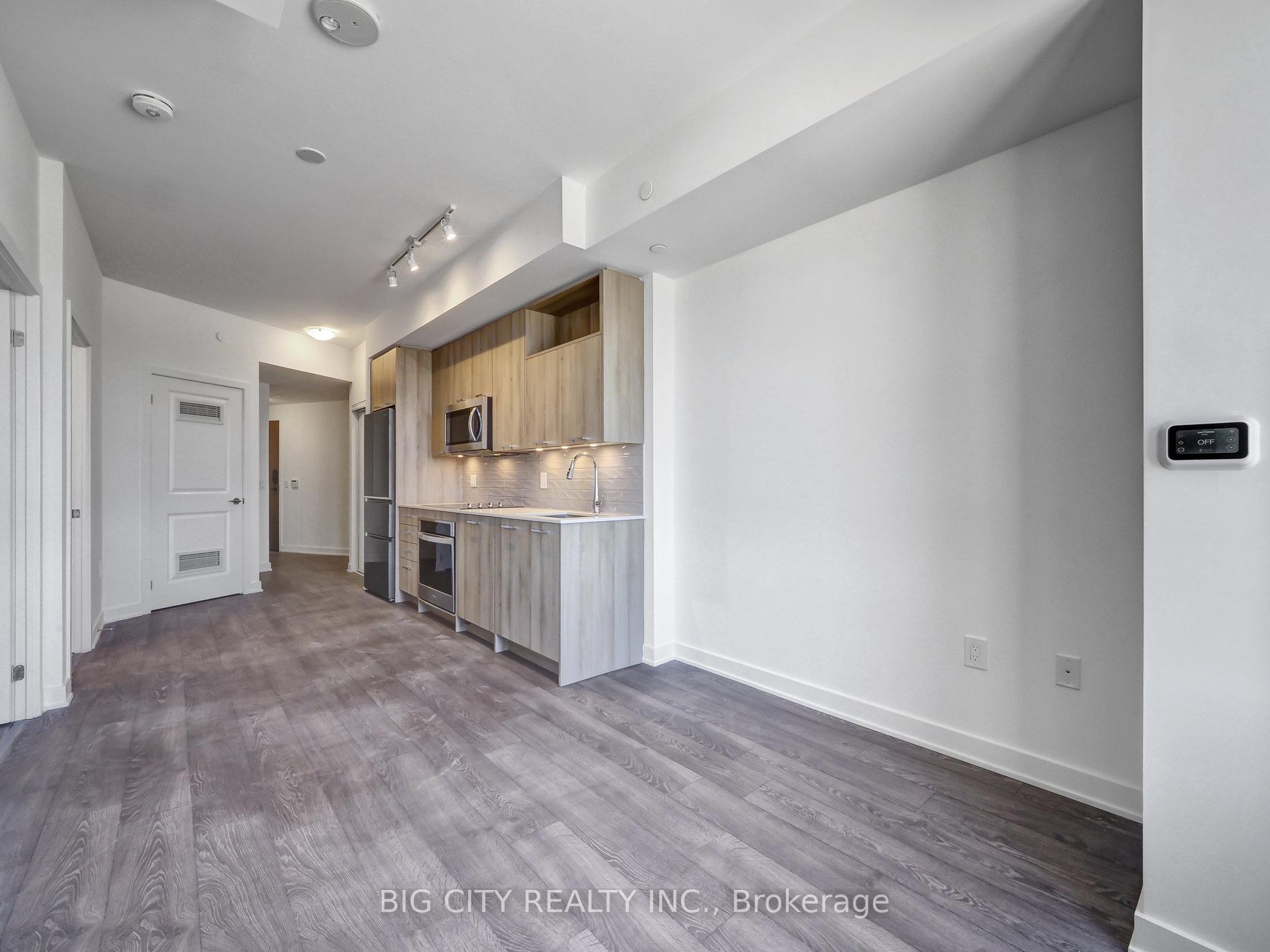 Photo 12 of Unit 211, 120 Eagle Rock Way, Vaughan, Rural Vaughan — HOMEH