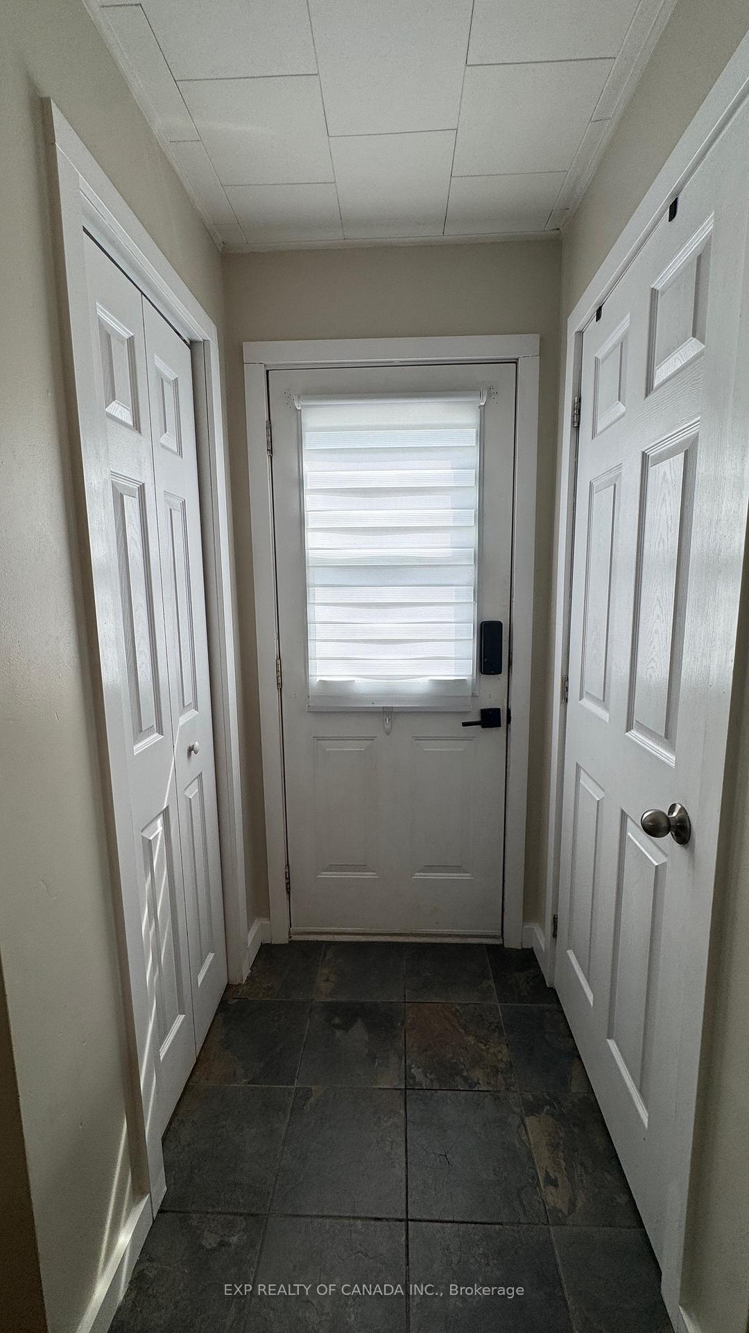 Photo 2 of 419-421 Sixteenth Avenue, Cochrane — HOMEH