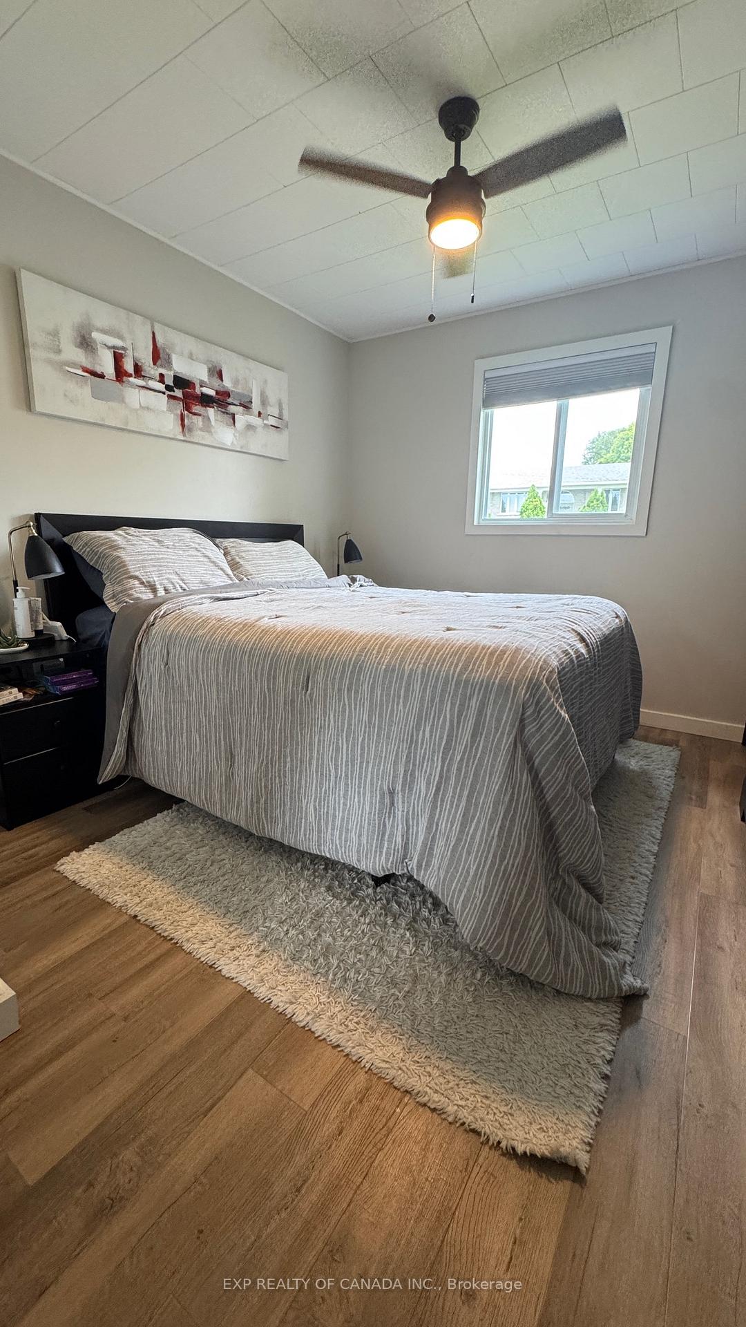 Photo 9 of 419-421 Sixteenth Avenue, Cochrane — HOMEH