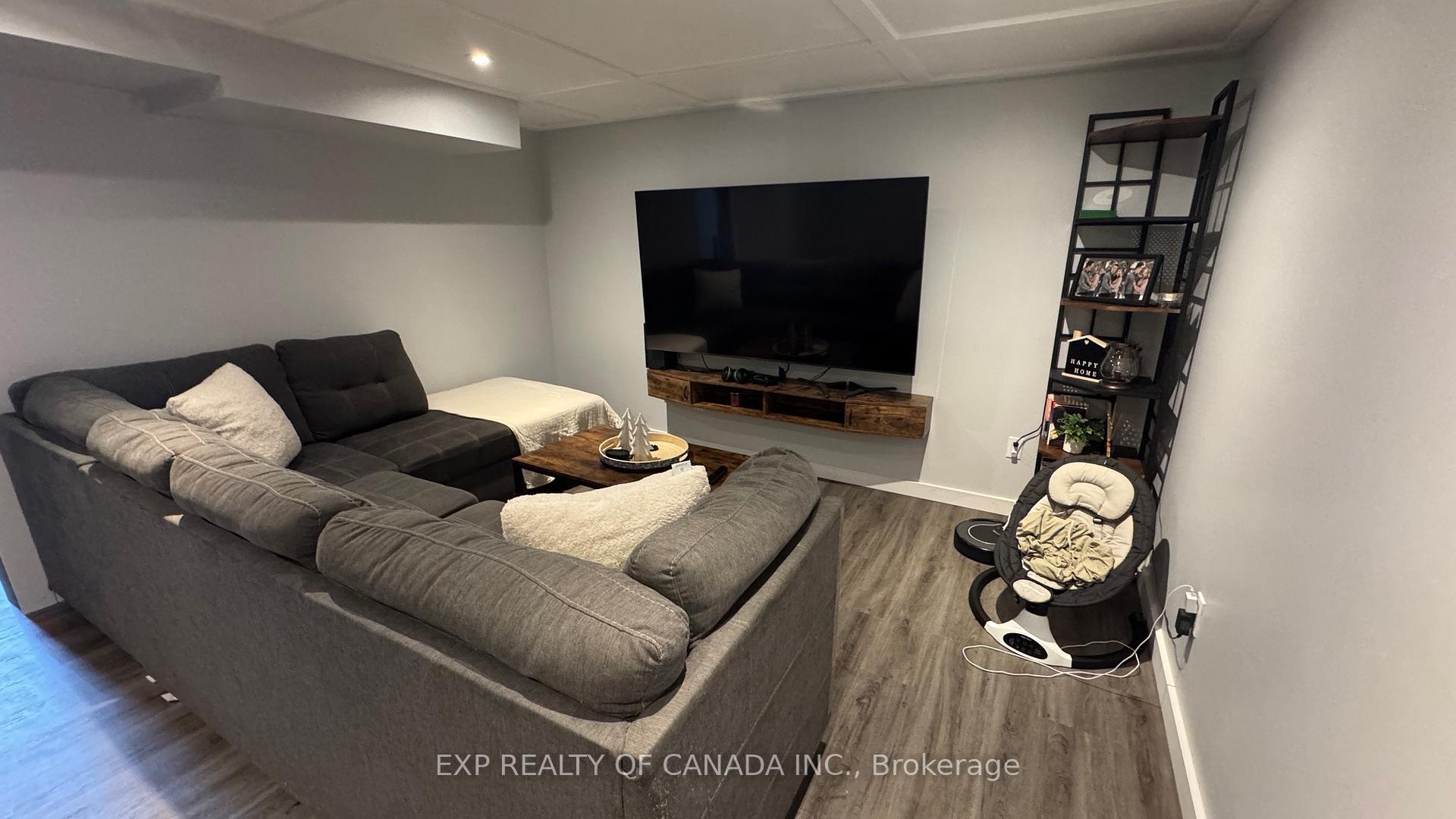 Photo 16 of 419-421 Sixteenth Avenue, Cochrane — HOMEH
