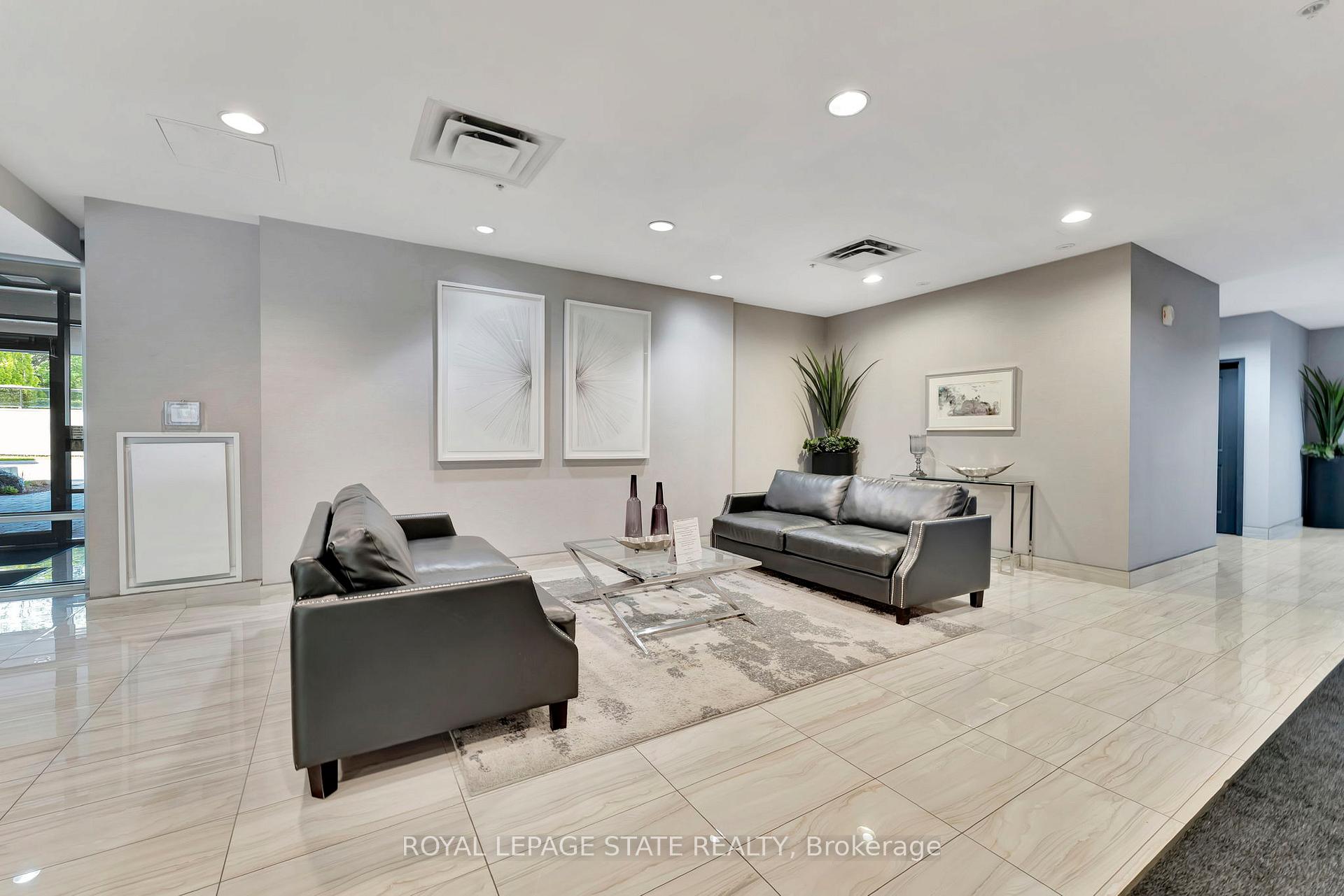 Photo 10 of Unit 809, 81 Robinson Street, Hamilton, Durand — HOMEH