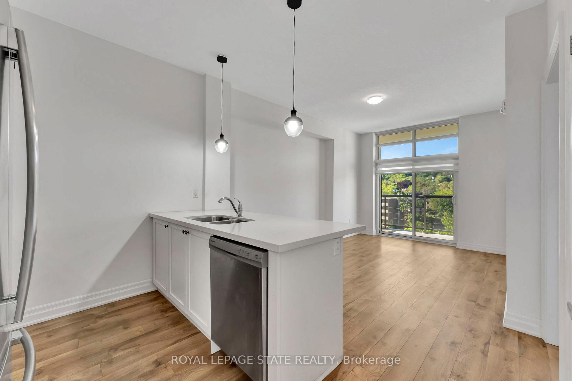 Photo 14 of Unit 809, 81 Robinson Street, Hamilton, Durand — HOMEH