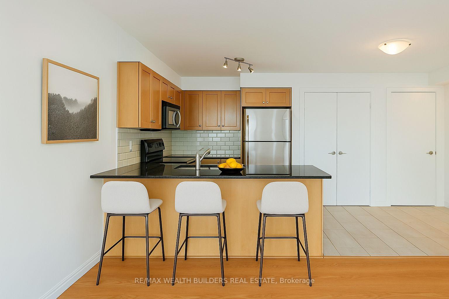 Photo 6 of Unit 2702, 2181 Yonge Street, Toronto, Mount Pleasant West — HOMEH