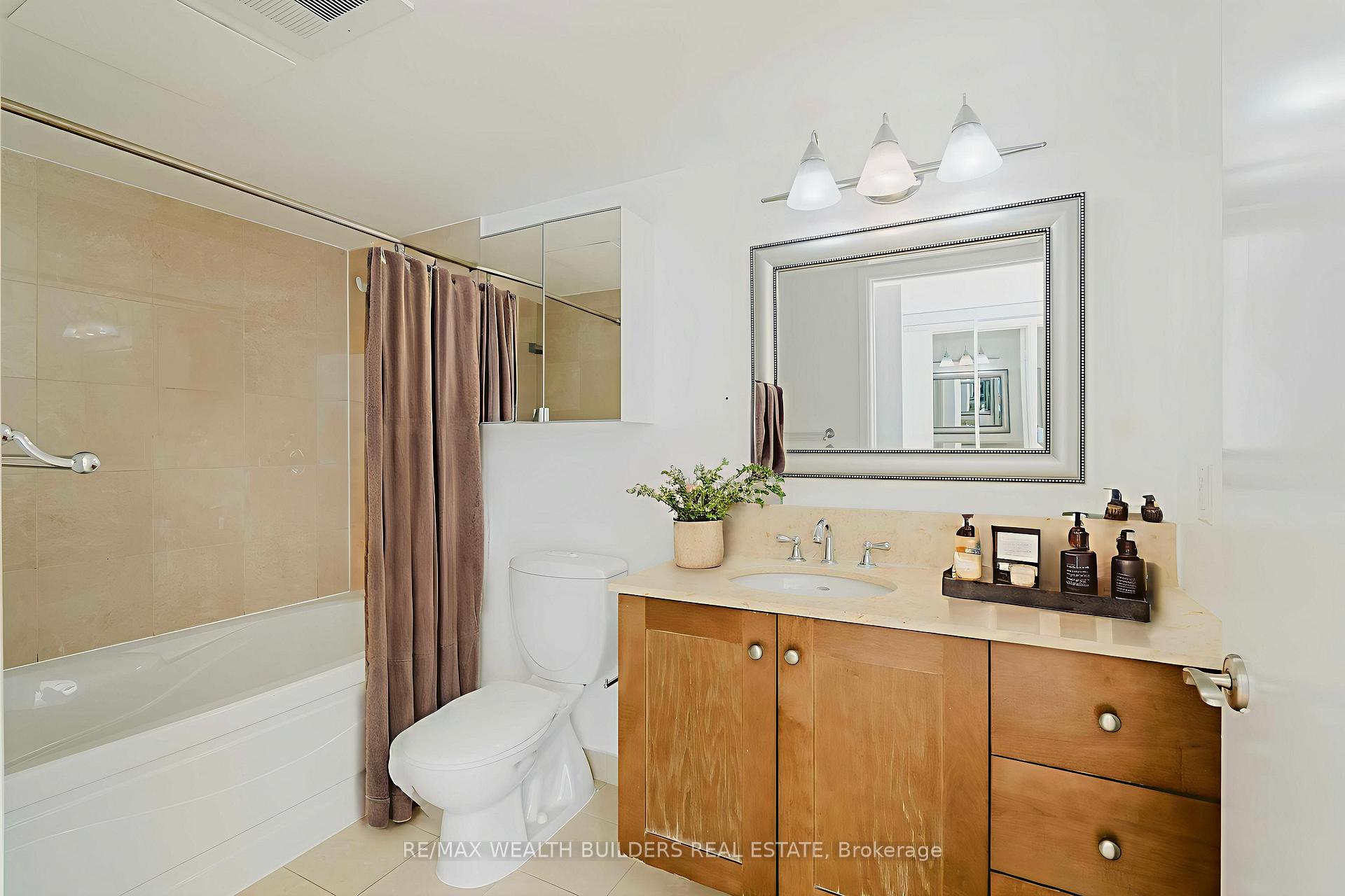 Photo 11 of Unit 2702, 2181 Yonge Street, Toronto, Mount Pleasant West — HOMEH