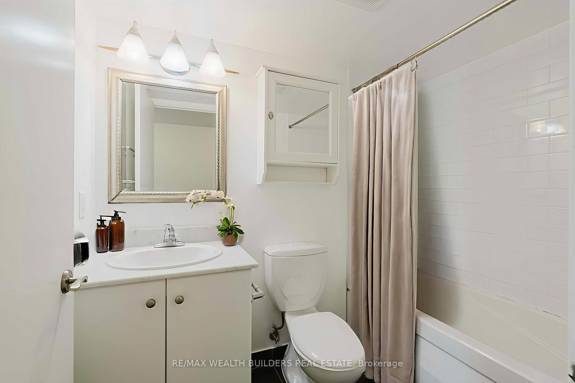 Photo 14 of Unit 2702, 2181 Yonge Street, Toronto, Mount Pleasant West — HOMEH