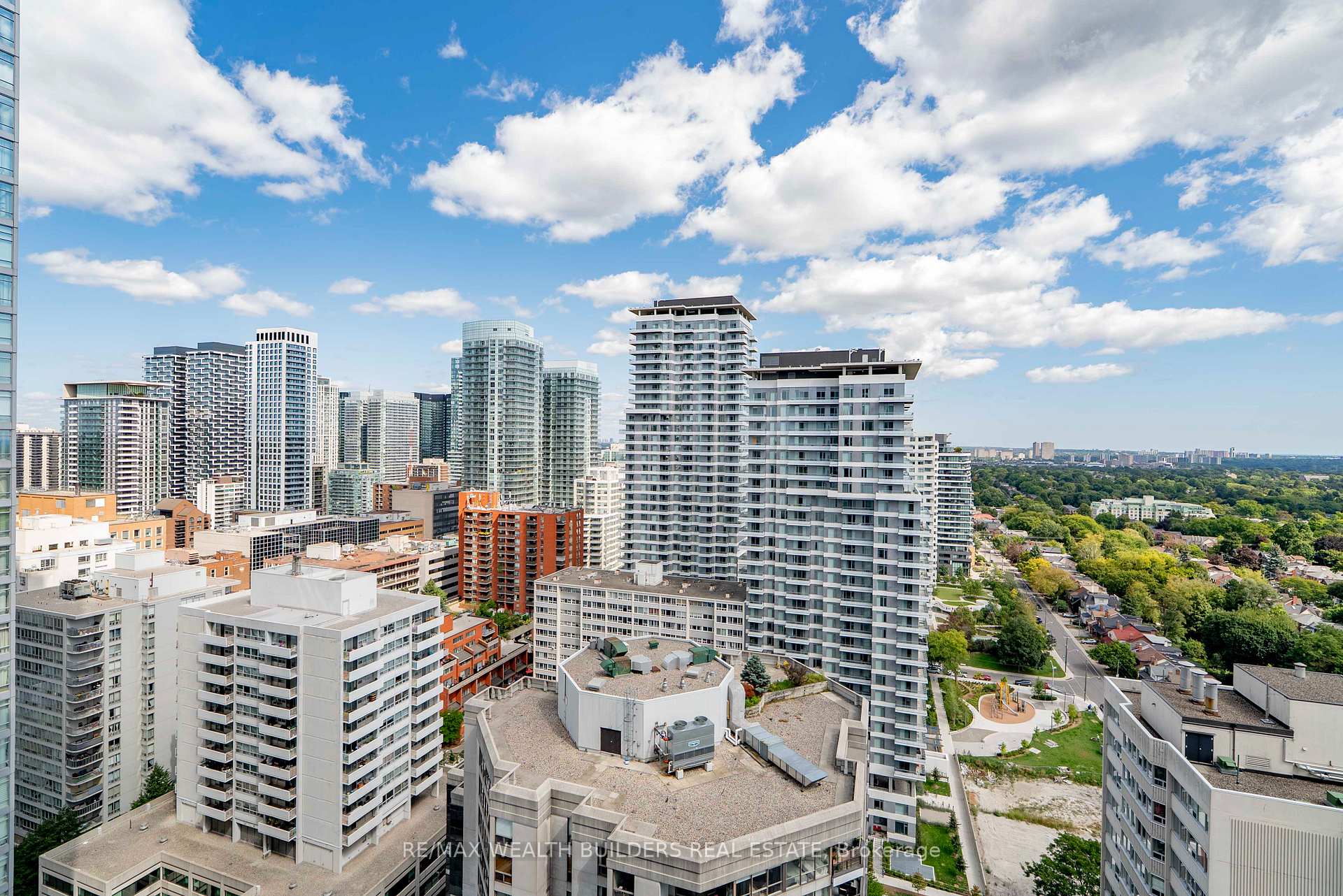 Photo 17 of Unit 2702, 2181 Yonge Street, Toronto, Mount Pleasant West — HOMEH