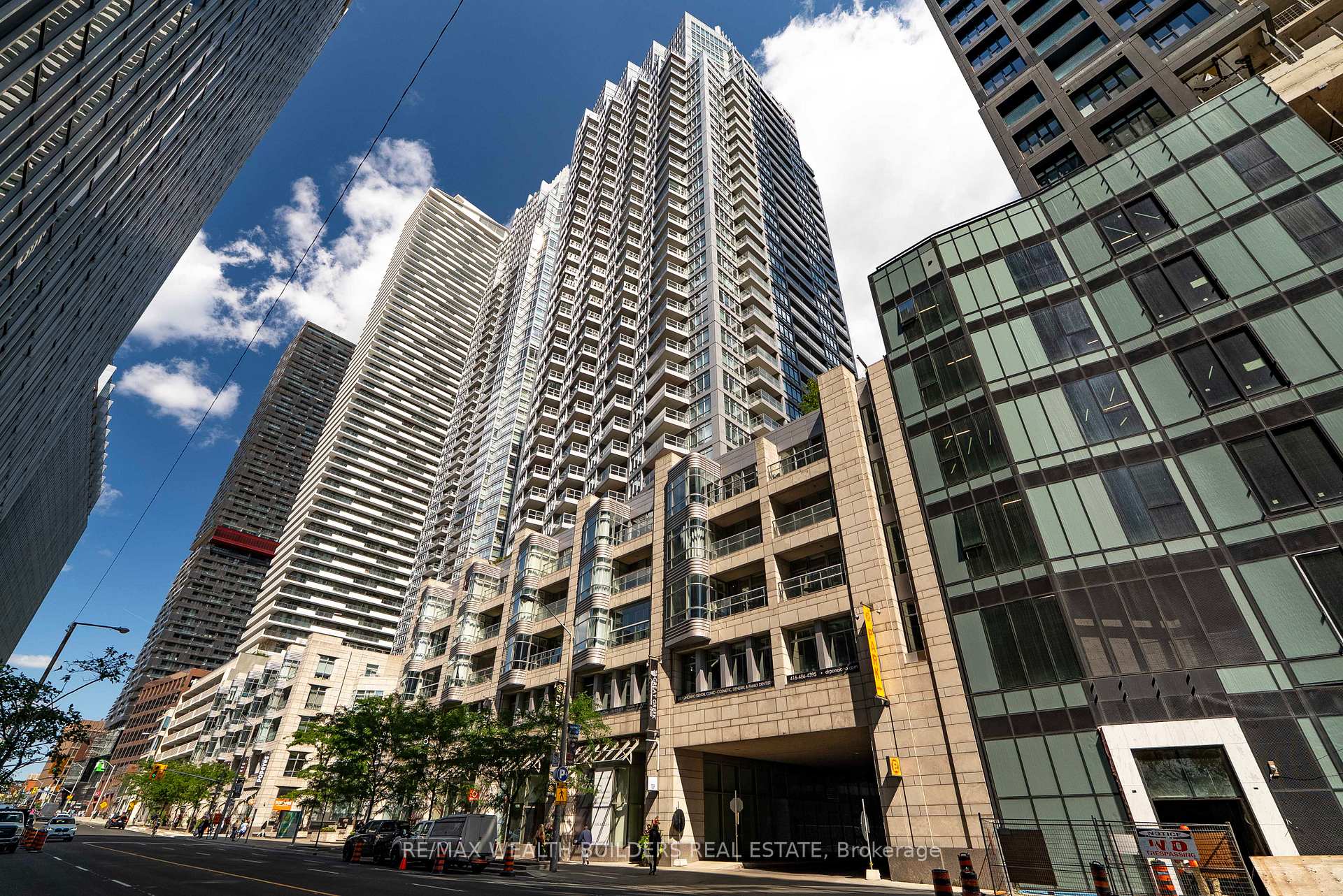 Photo 19 of Unit 2702, 2181 Yonge Street, Toronto, Mount Pleasant West — HOMEH