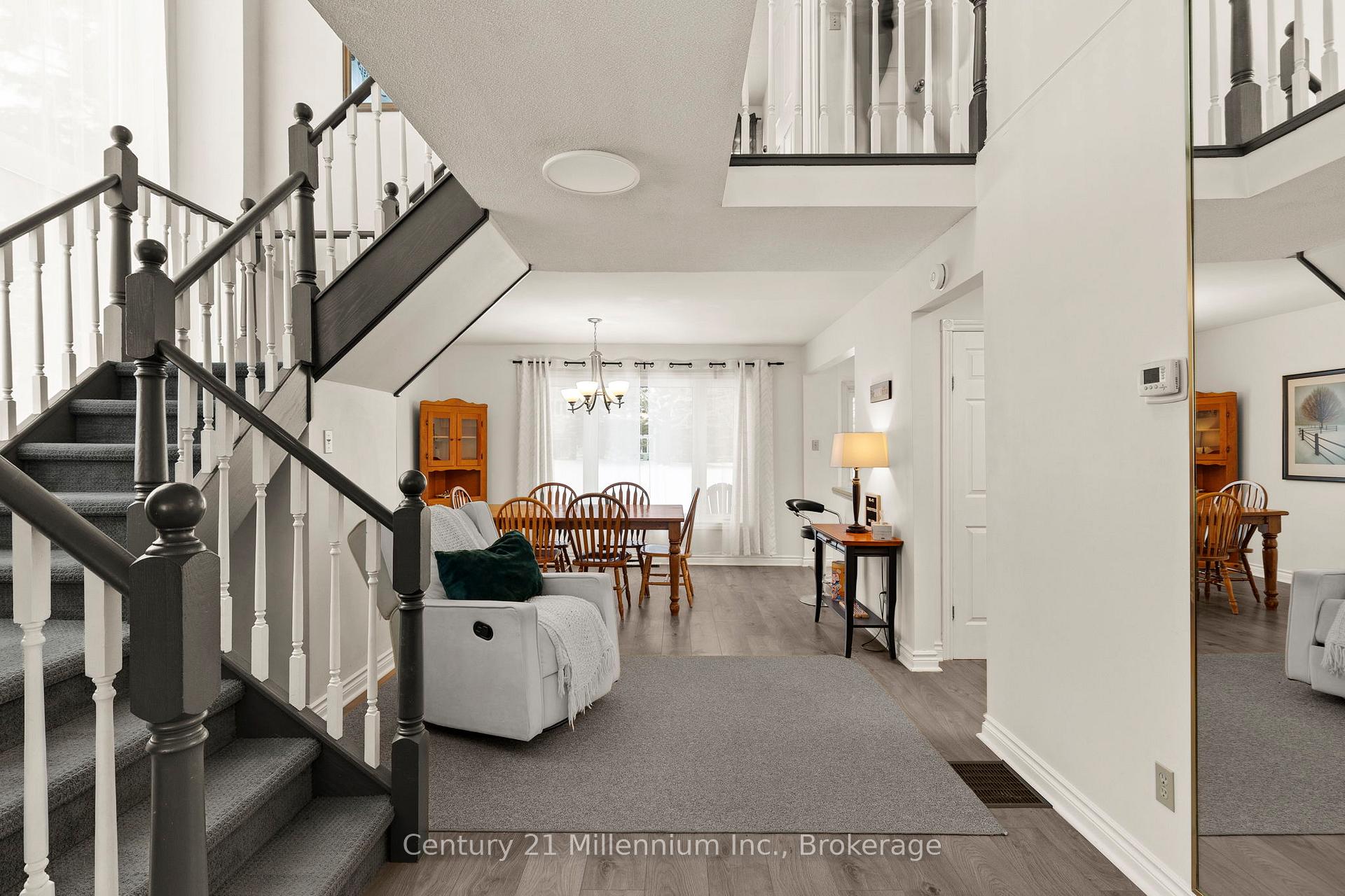 Photo 8 of 159 Vacation Inn Drive, Collingwood — HOMEH