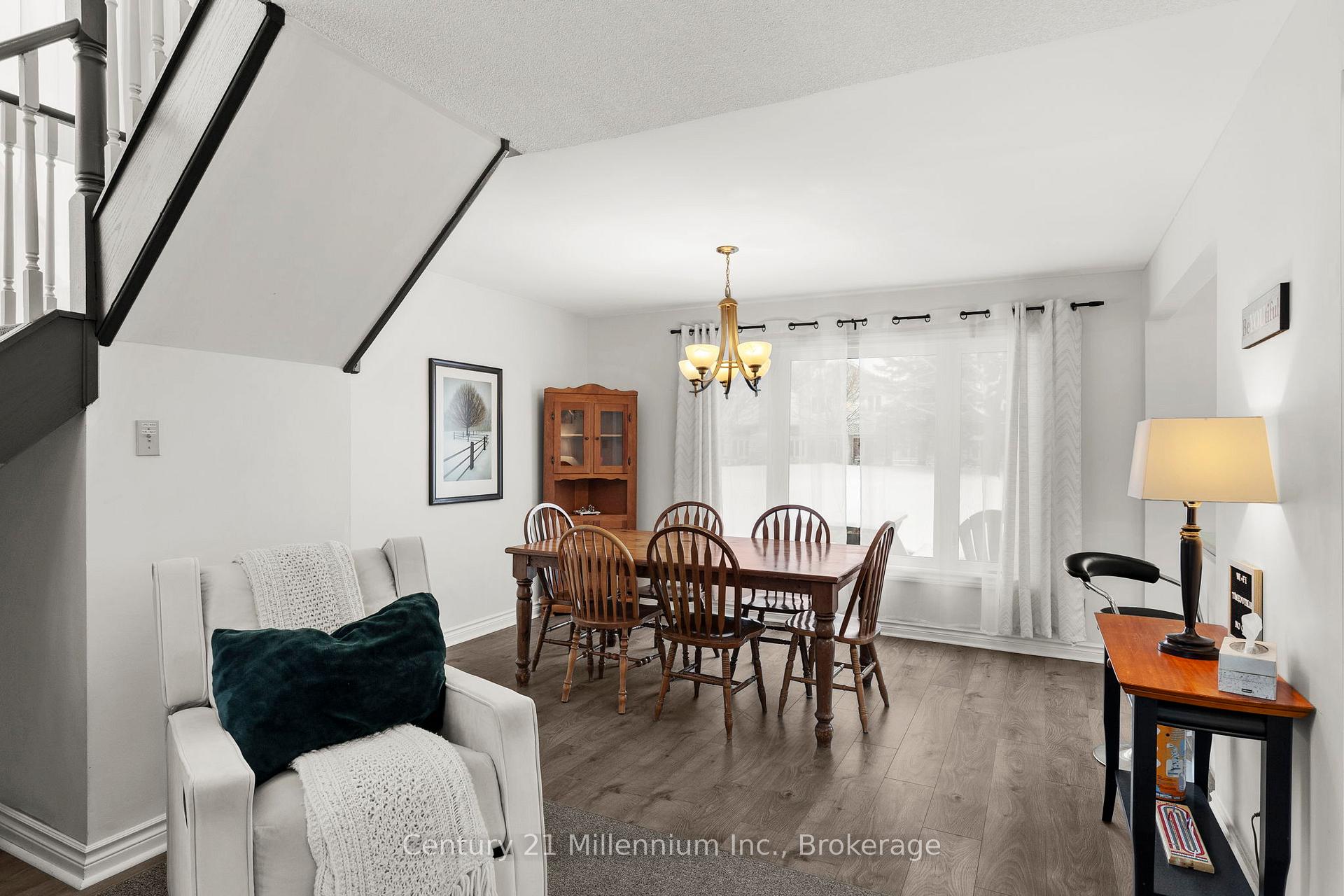 Photo 10 of 159 Vacation Inn Drive, Collingwood — HOMEH