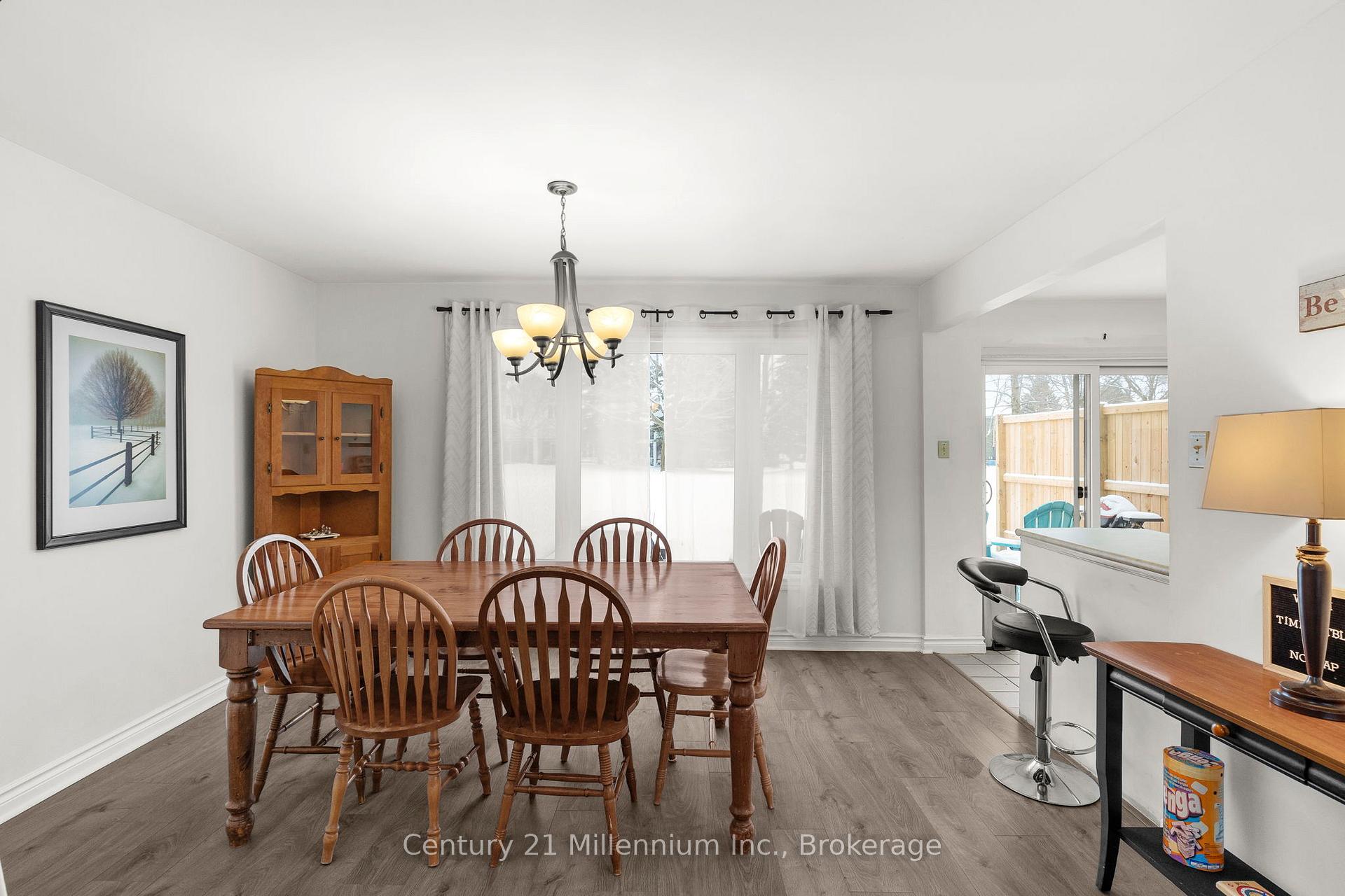 Photo 11 of 159 Vacation Inn Drive, Collingwood — HOMEH