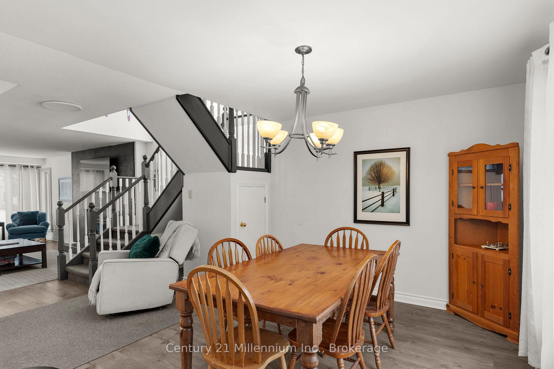 Photo 15 of 159 Vacation Inn Drive, Collingwood — HOMEH