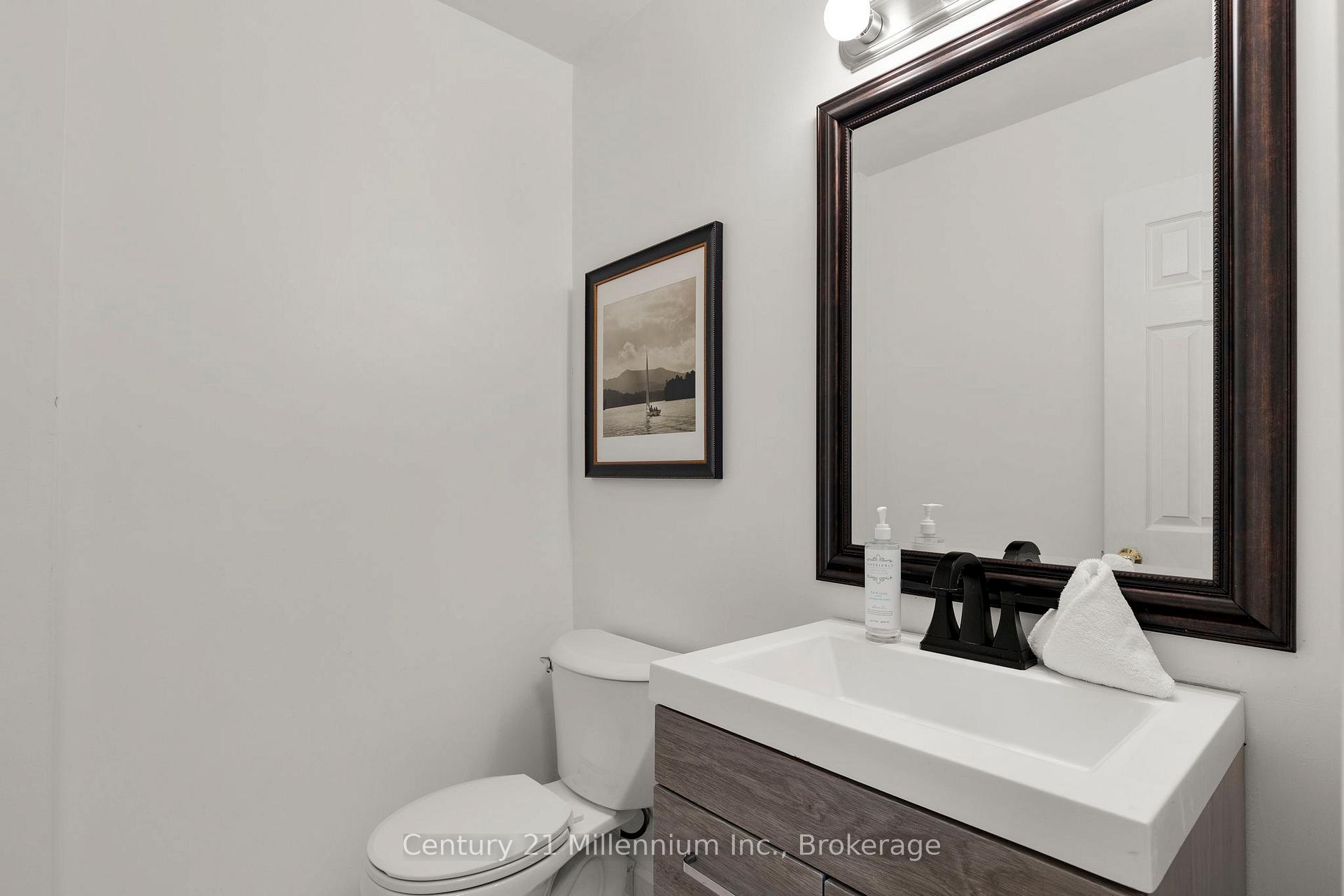 Photo 18 of 159 Vacation Inn Drive, Collingwood — HOMEH